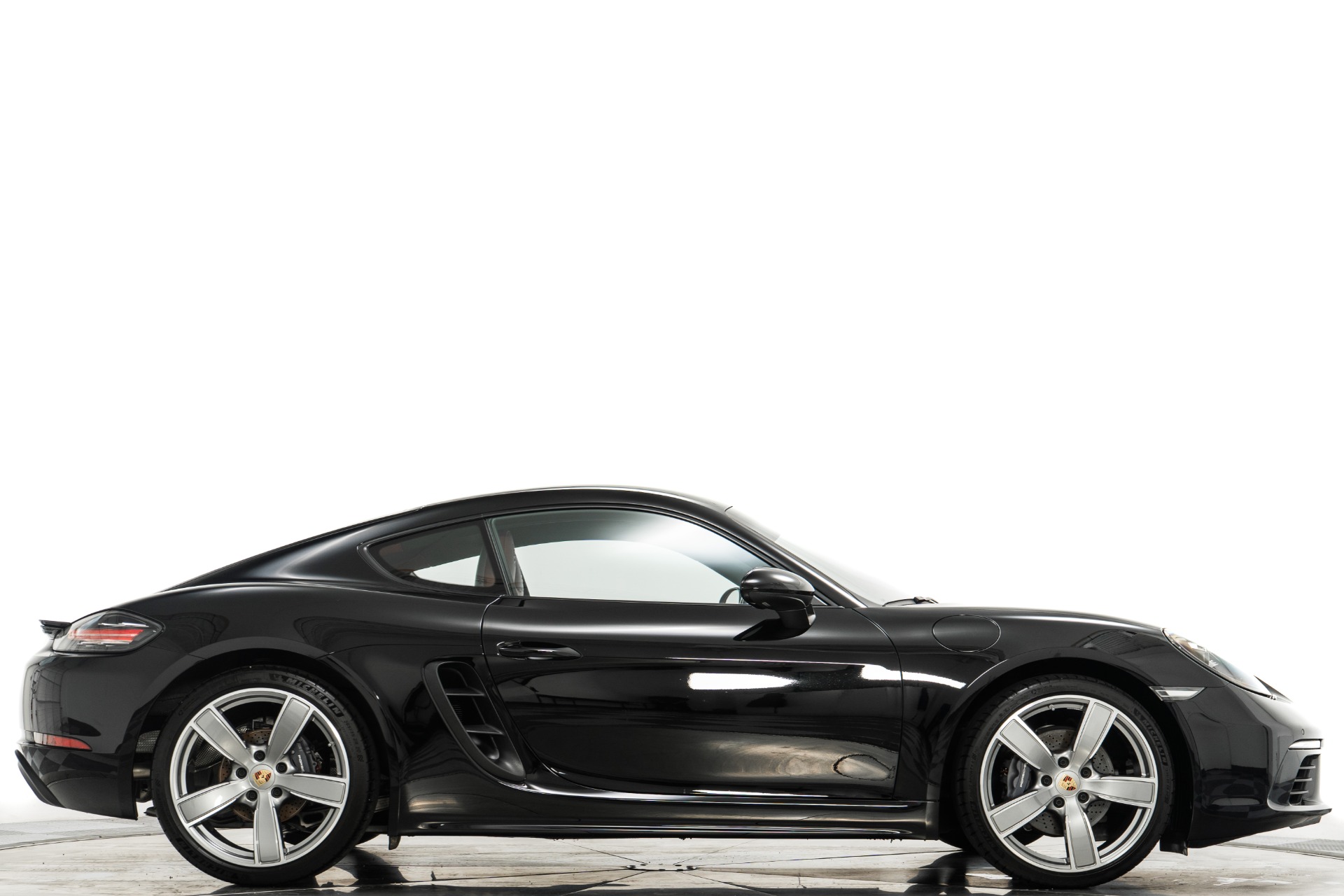 Load larger image of 2024 Porsche 718 Cayman - Stuttcars Classified