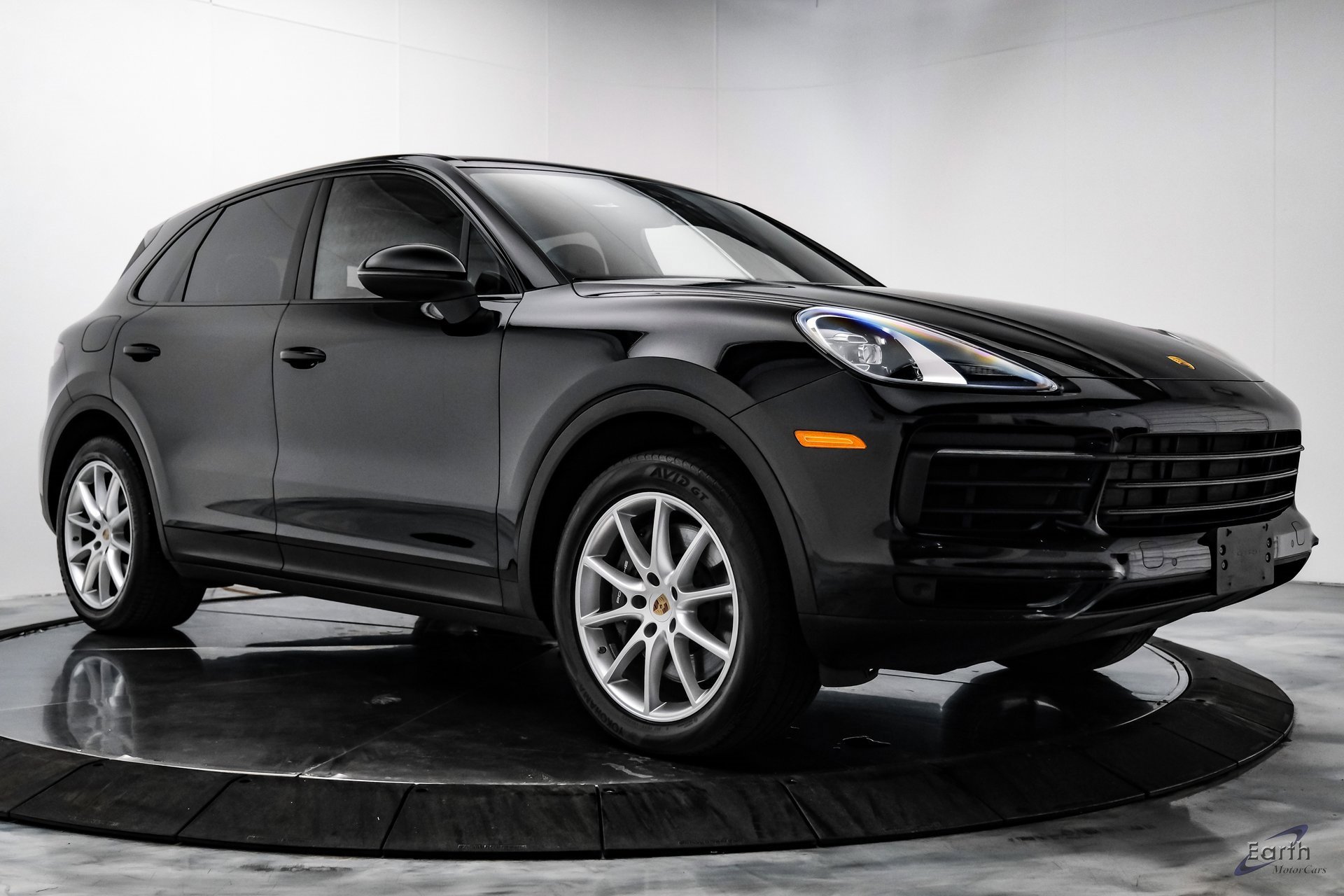 Load larger image of 2022 Porsche Cayenne - Stuttcars Classified