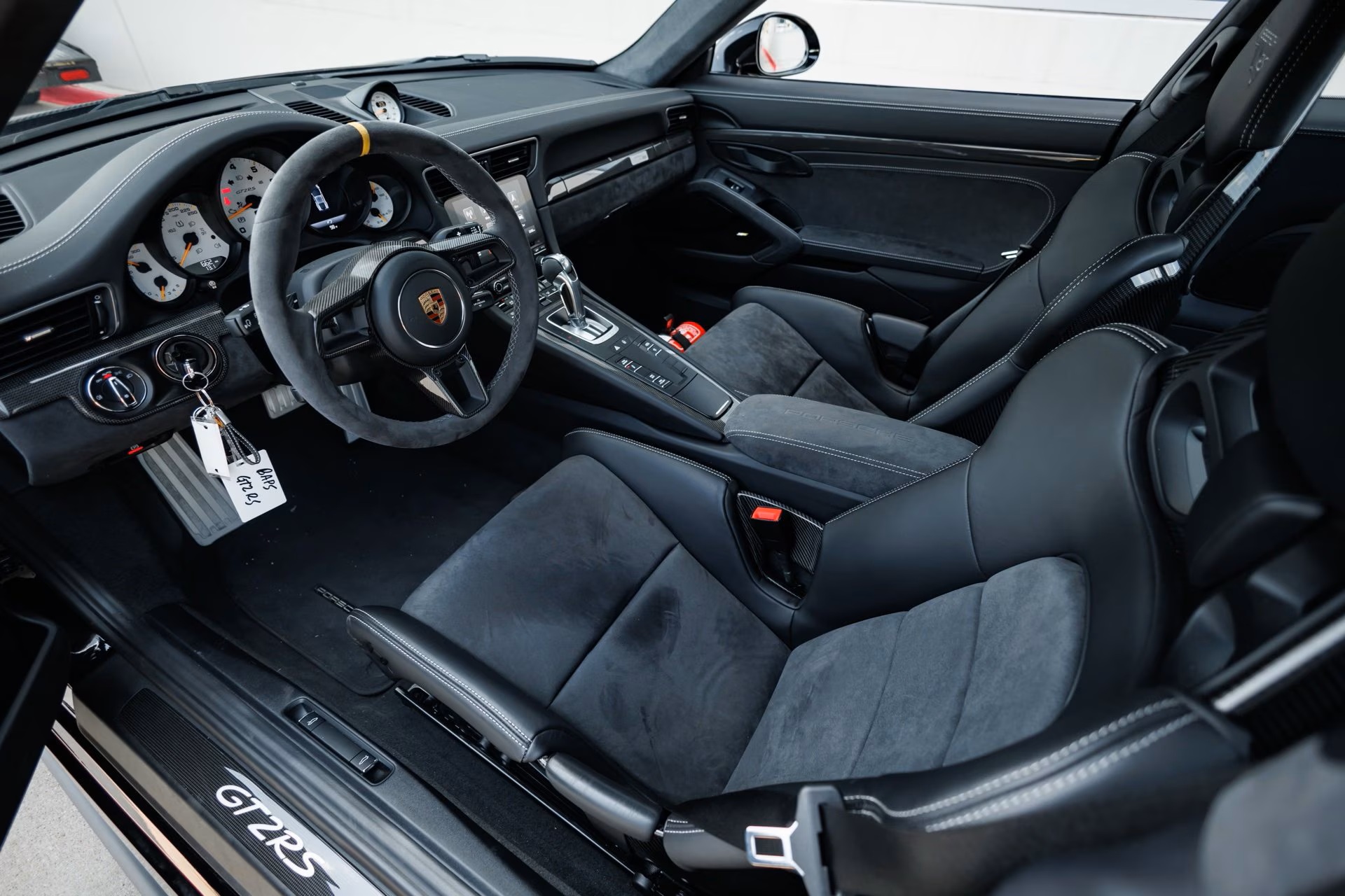 Load larger image of 2018 Porsche 911 GT2 RS Weissach - Stuttcars Classified