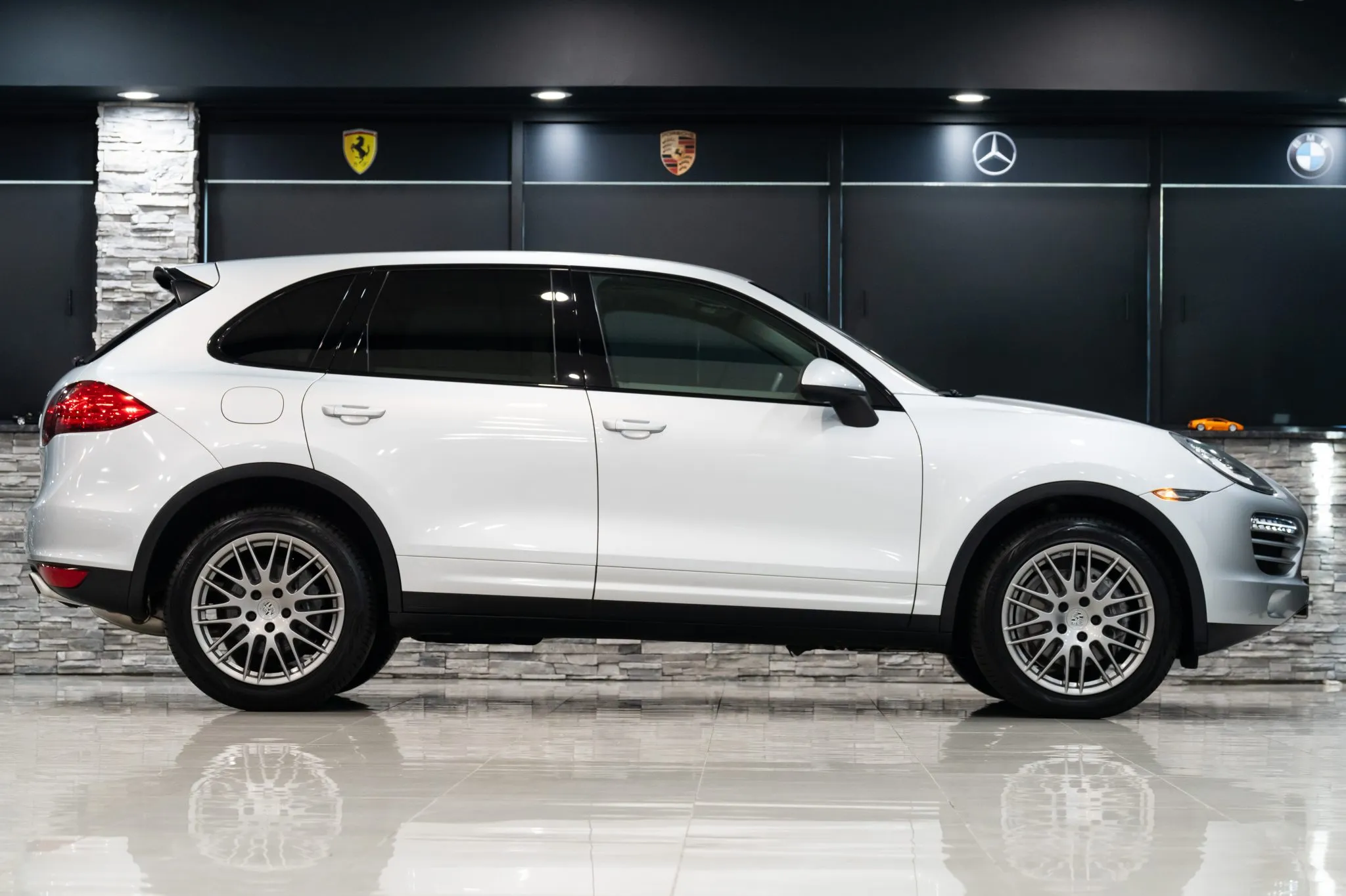 Load larger image of 2011 Porsche Cayenne - Stuttcars Classified