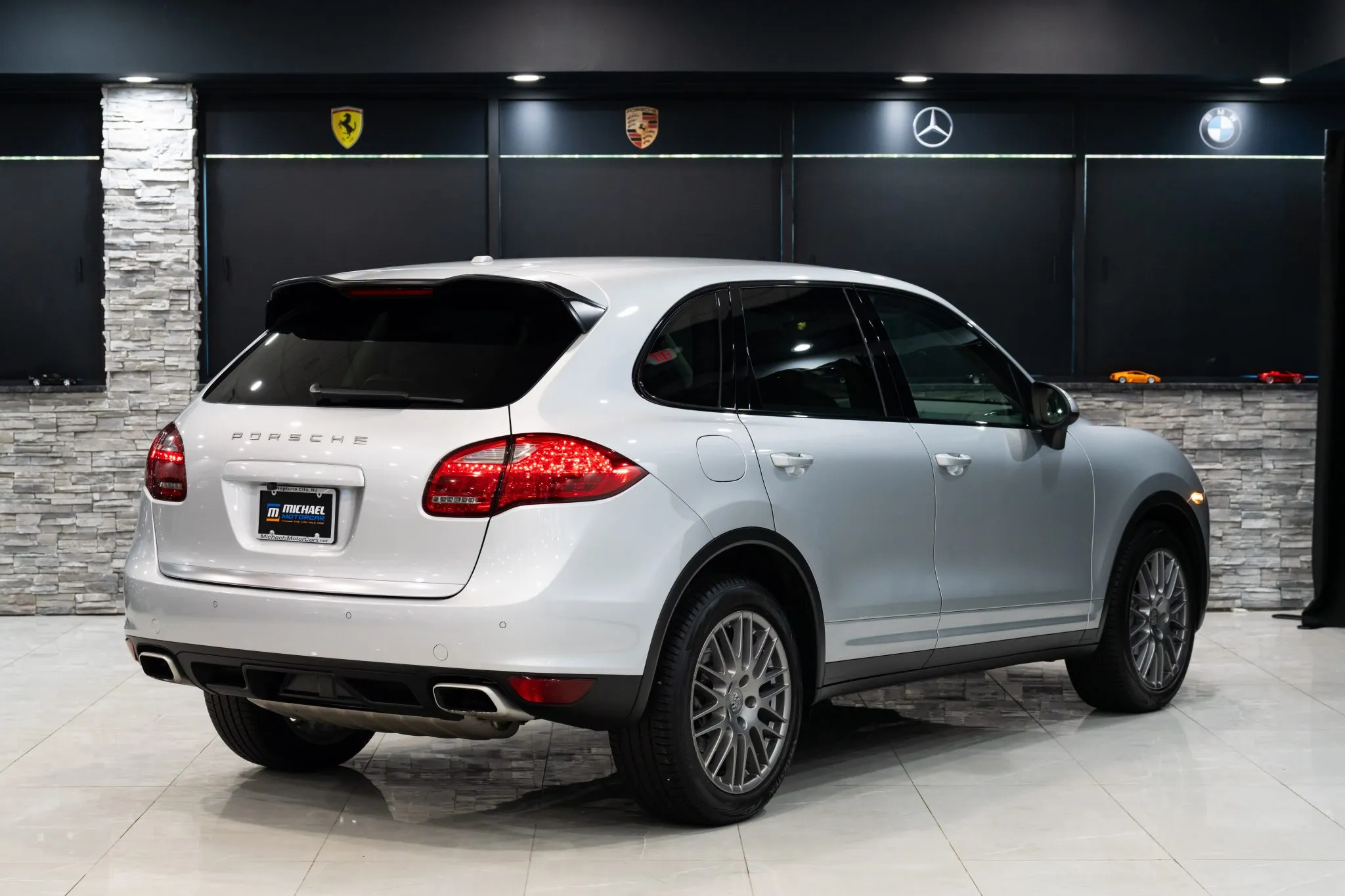 Load larger image of 2011 Porsche Cayenne - Stuttcars Classified