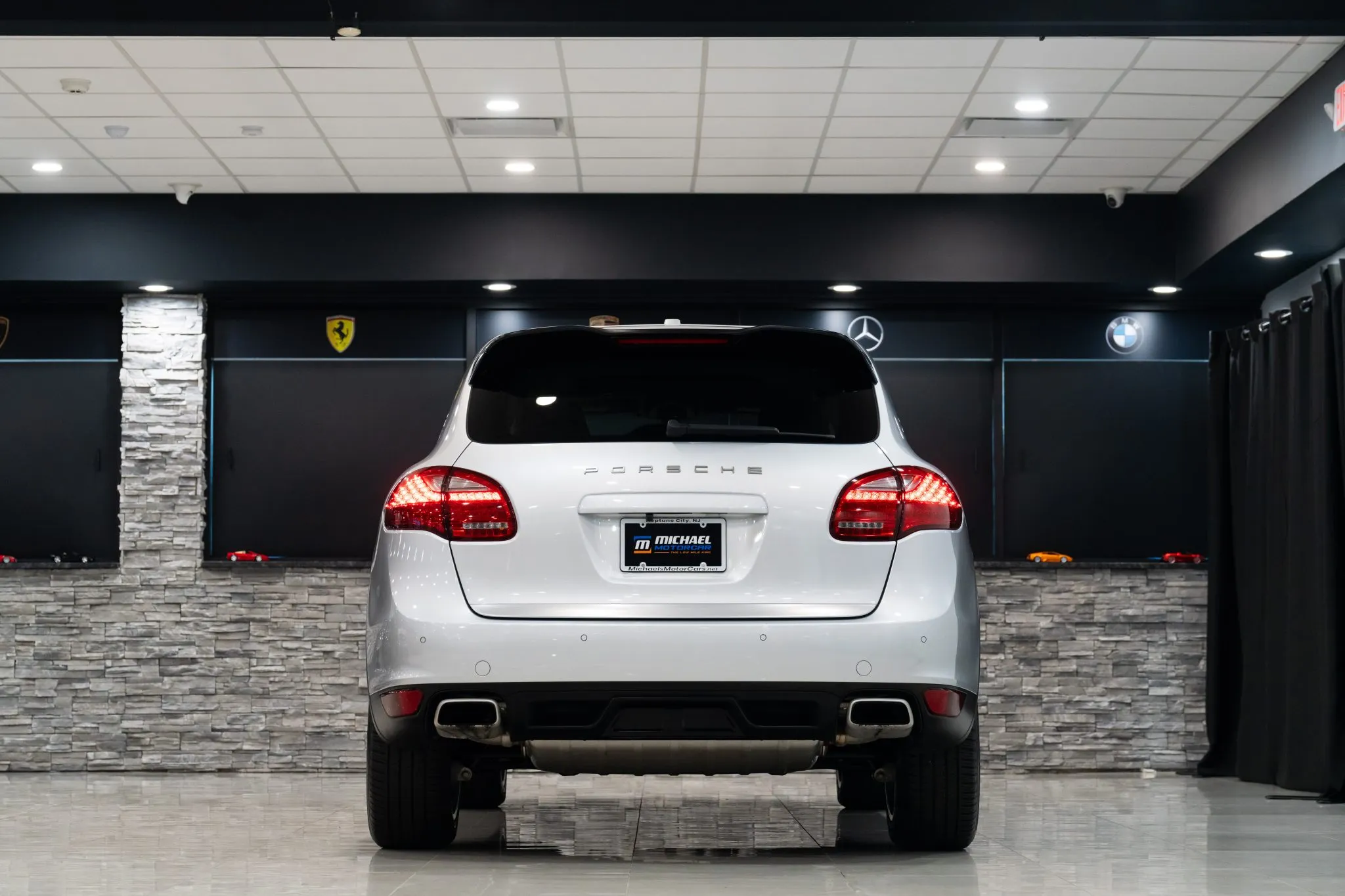Load larger image of 2011 Porsche Cayenne - Stuttcars Classified