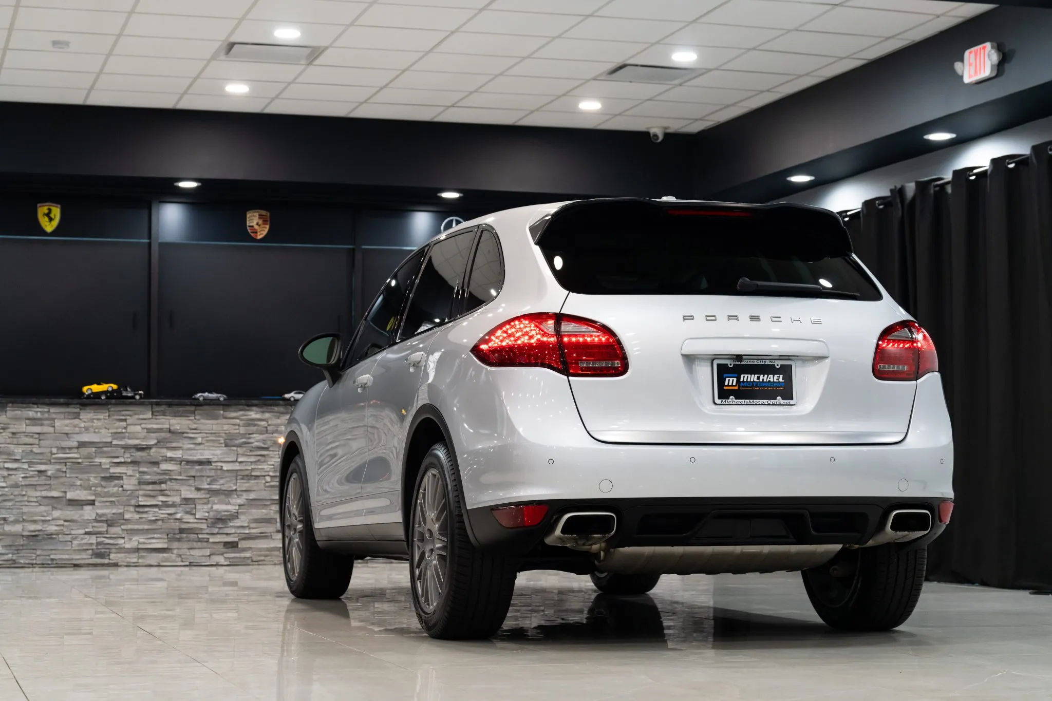 Load larger image of 2011 Porsche Cayenne - Stuttcars Classified