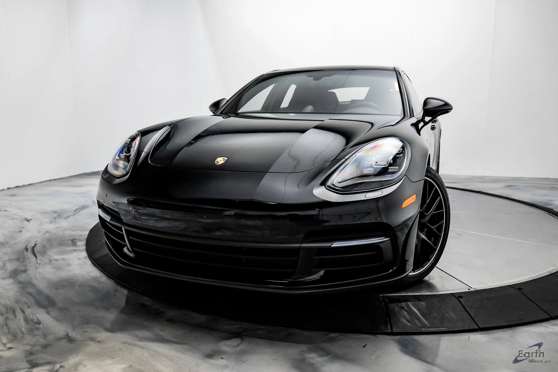 Load larger image of 2019 Porsche Panamera - Stuttcars Classified