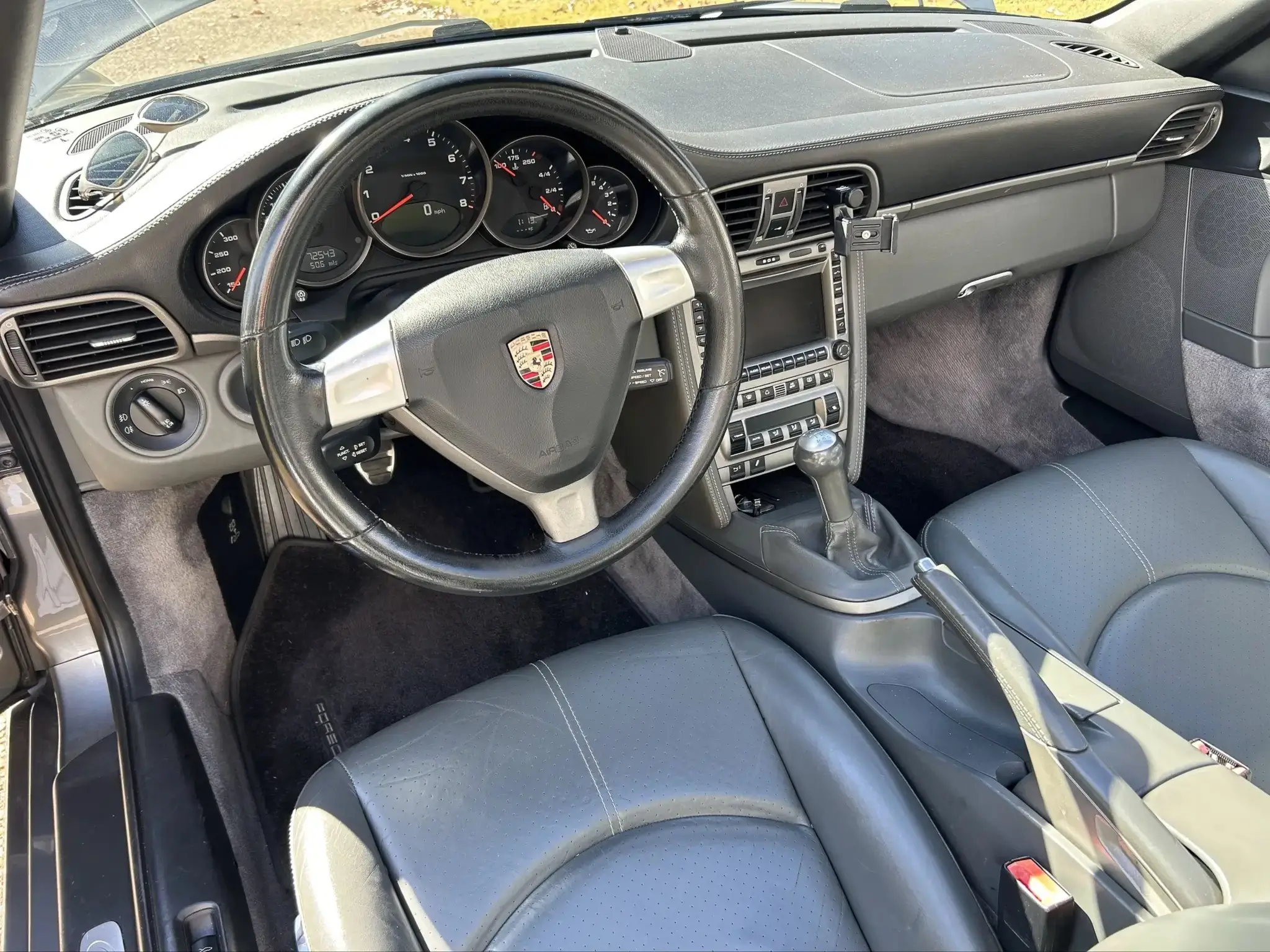 Load larger image of 2007 Porsche 997 Carrera 4 Cabriolet - Stuttcars Classified