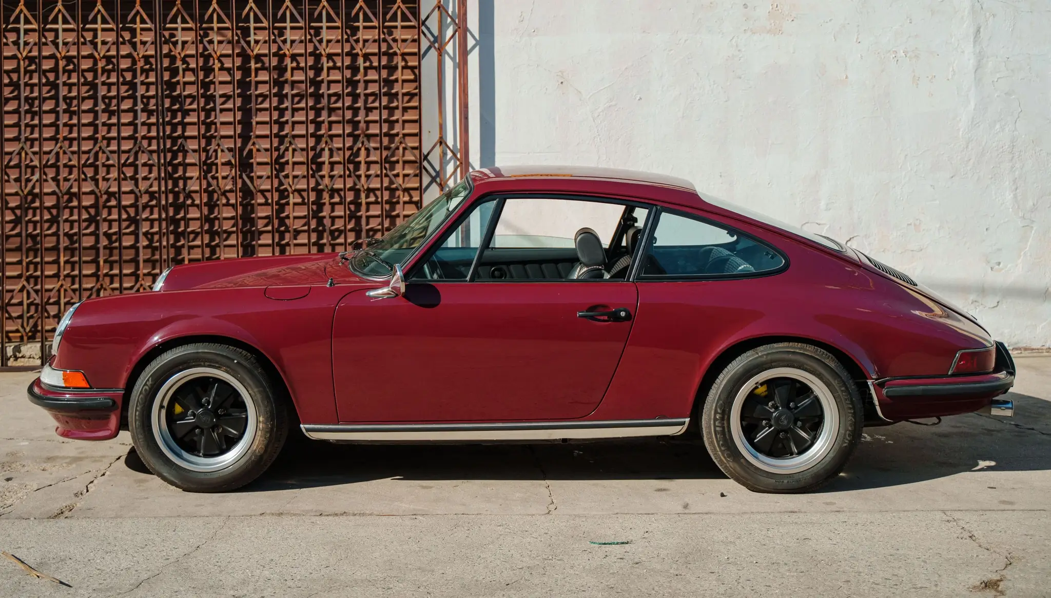 Load larger image of 1970 Porsche 911T Coupe 5-Speed Project Car - Stuttcars Classified