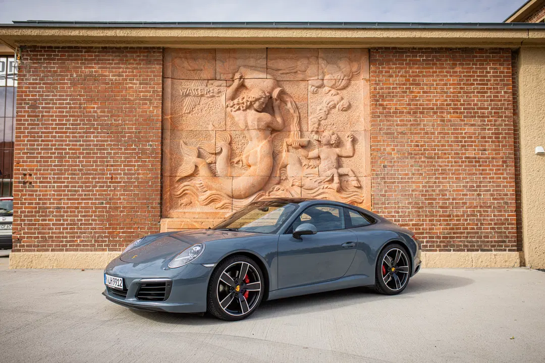 Load larger image of 2017 Porsche 911 Carrera S - Stuttcars Classified