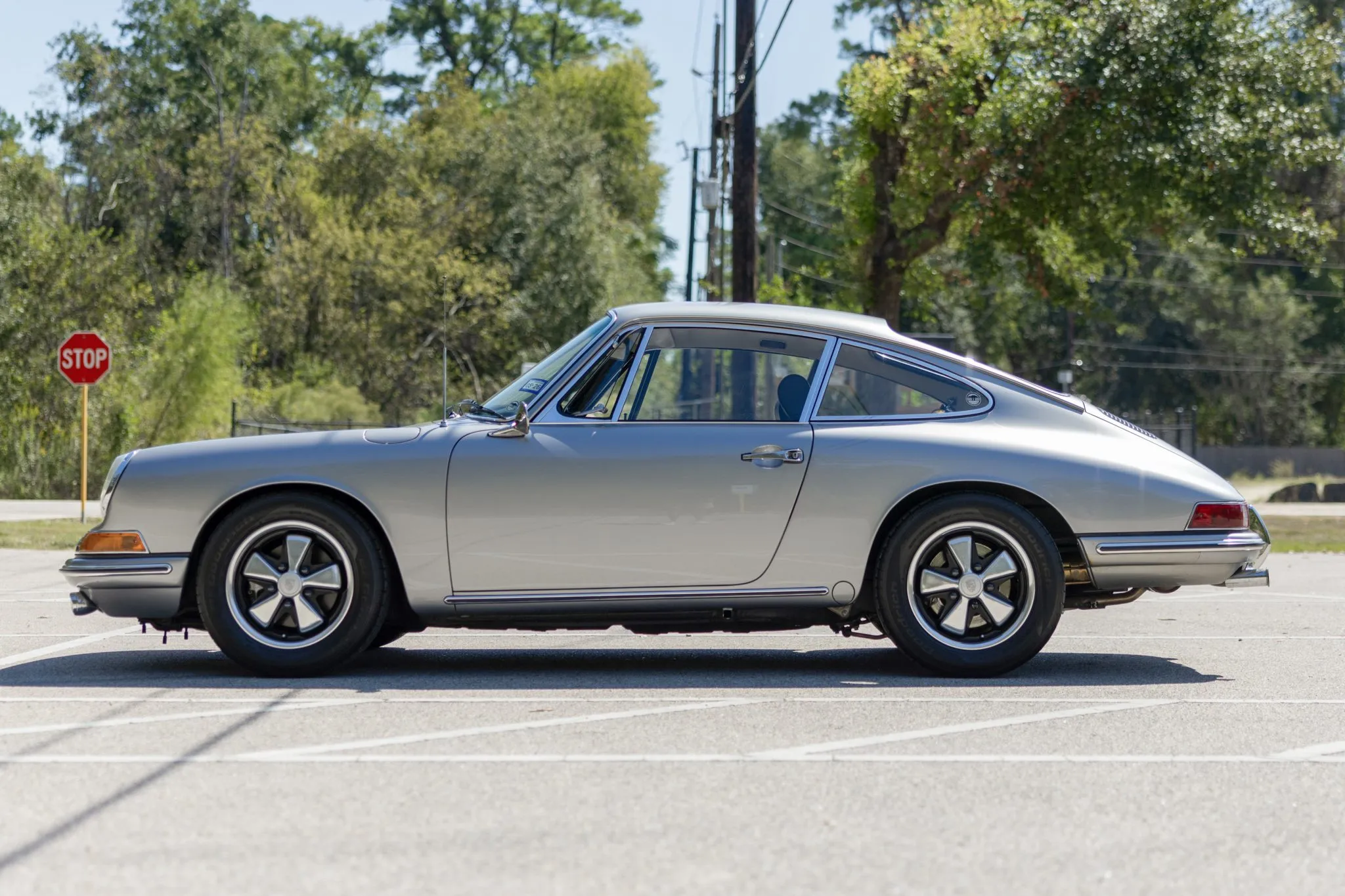 Load larger image of 1968 Porsche 912 Coupe - Stuttcars Classified