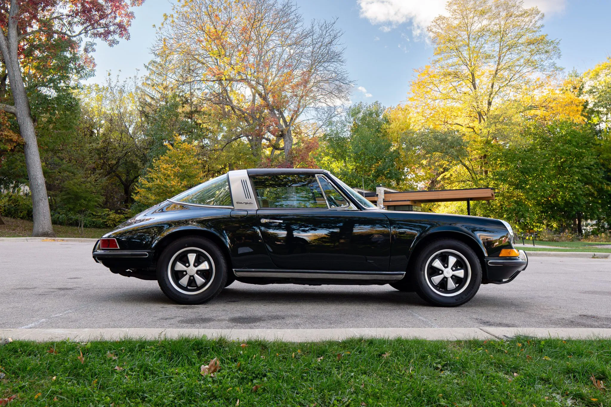 Load larger image of 1972 Porsche 911T Targa - Stuttcars Classified