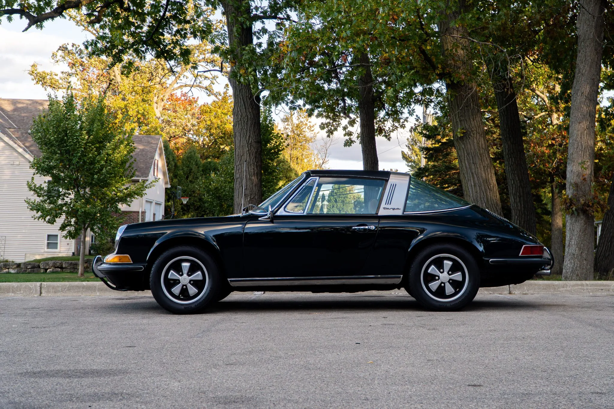 Load larger image of 1972 Porsche 911T Targa - Stuttcars Classified