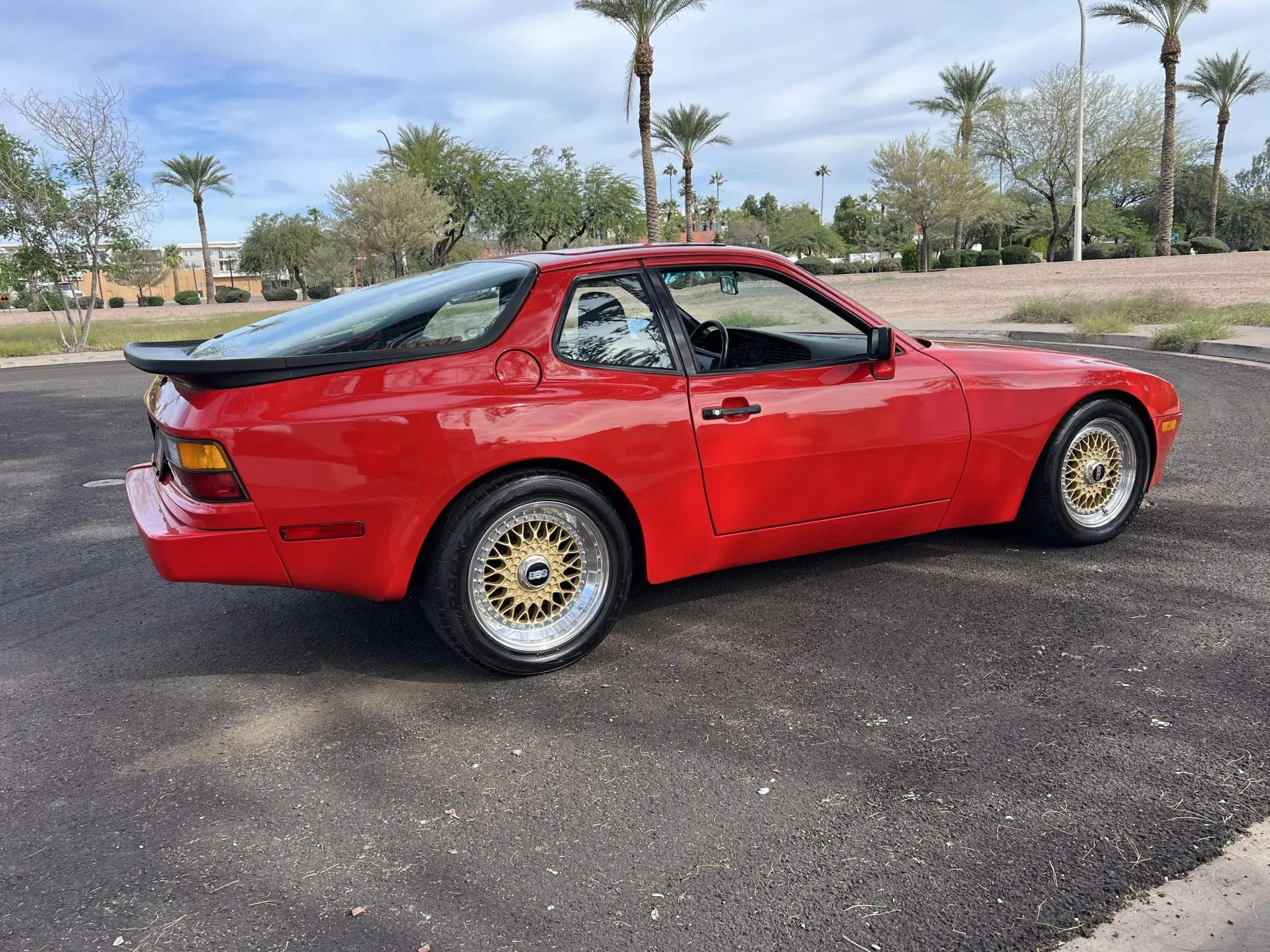 Load larger image of 1985 Porsche 944 - Stuttcars Classified