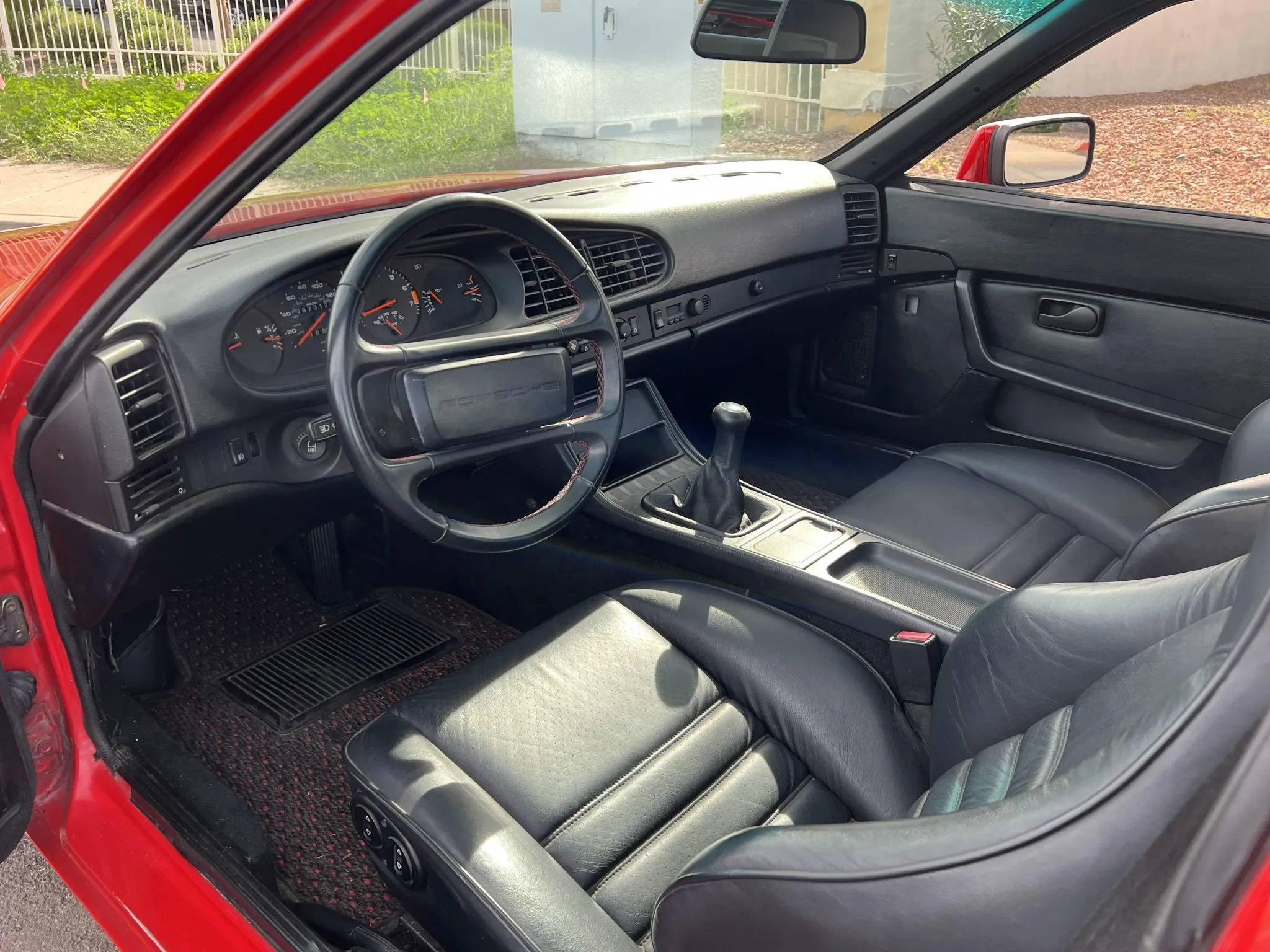 Load larger image of 1985 Porsche 944 - Stuttcars Classified