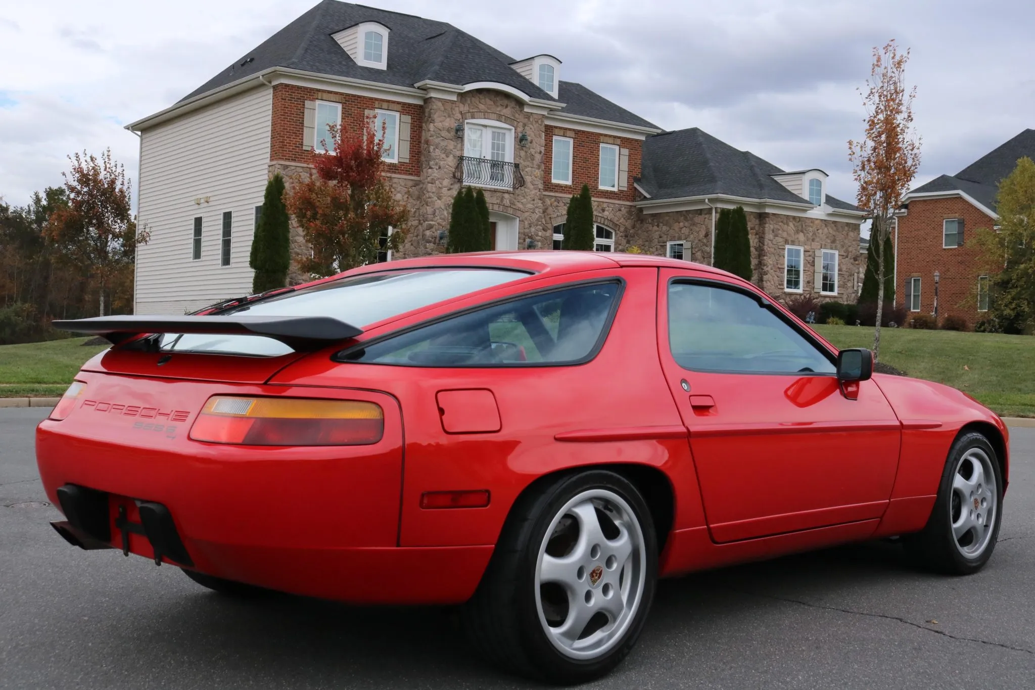 Load larger image of 1987 Porsche 928 S4 - Stuttcars Classified
