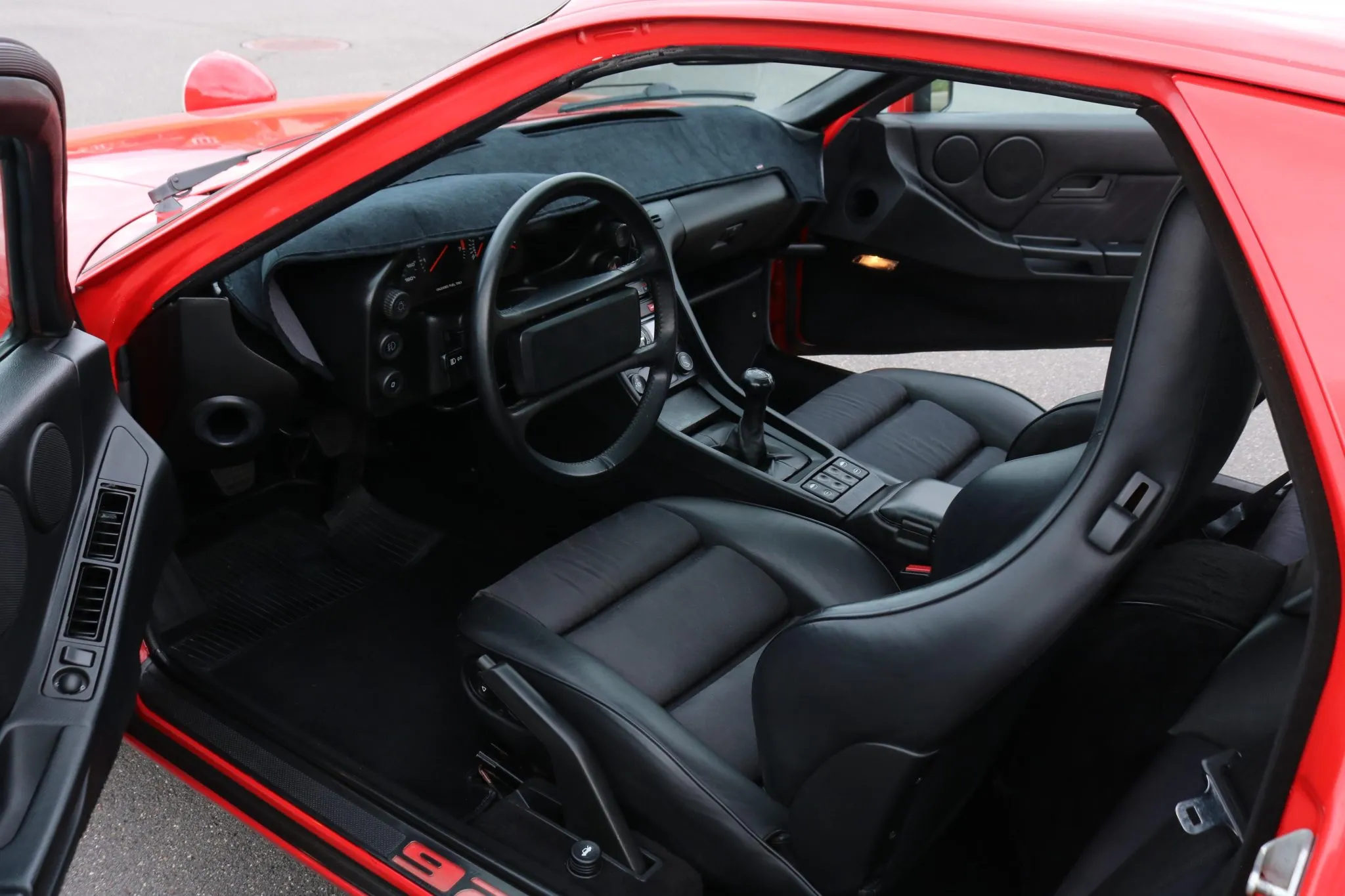 Load larger image of 1987 Porsche 928 S4 - Stuttcars Classified