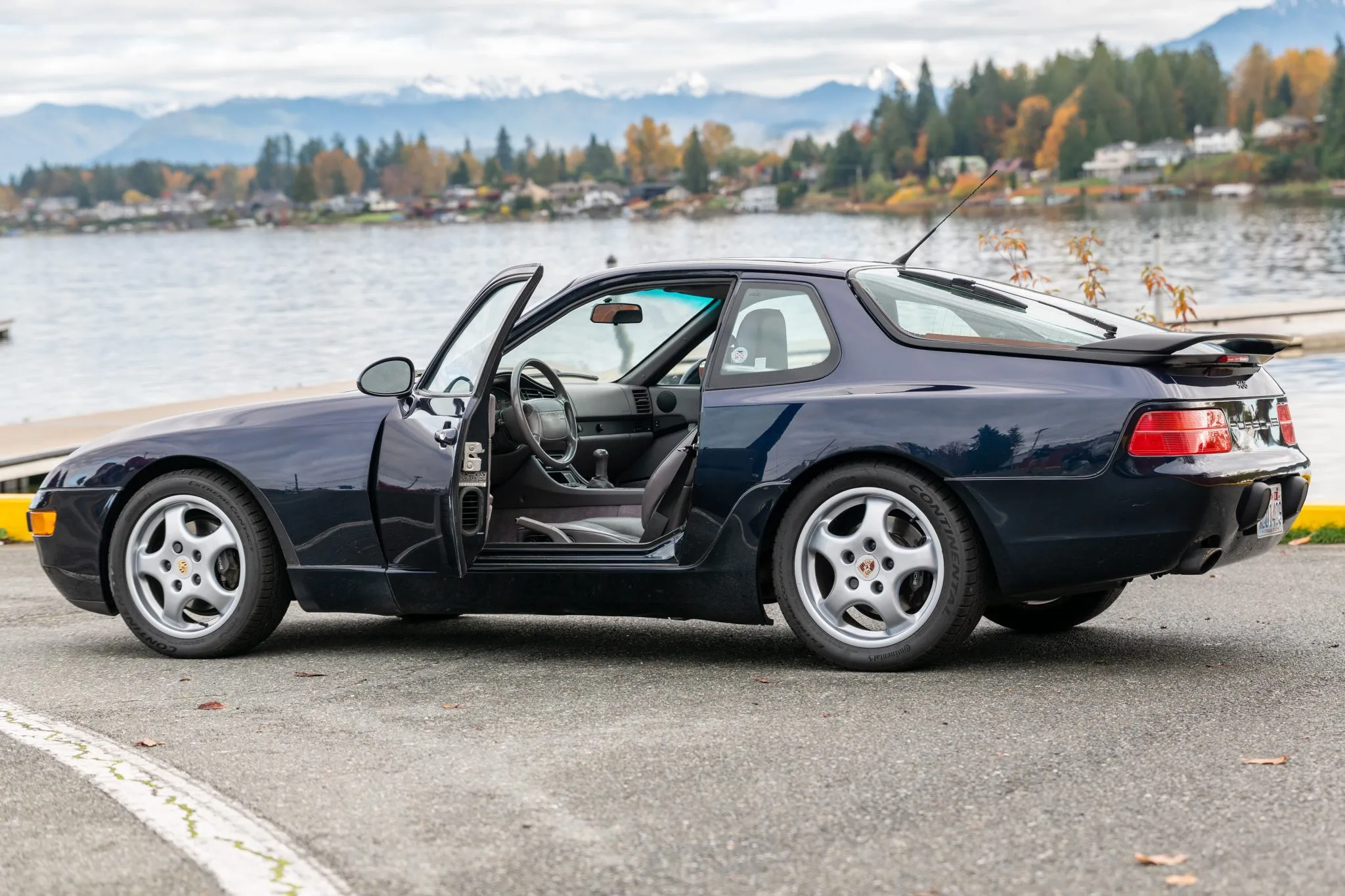 Load larger image of 1992 Porsche 968 Coupe - Stuttcars Classified