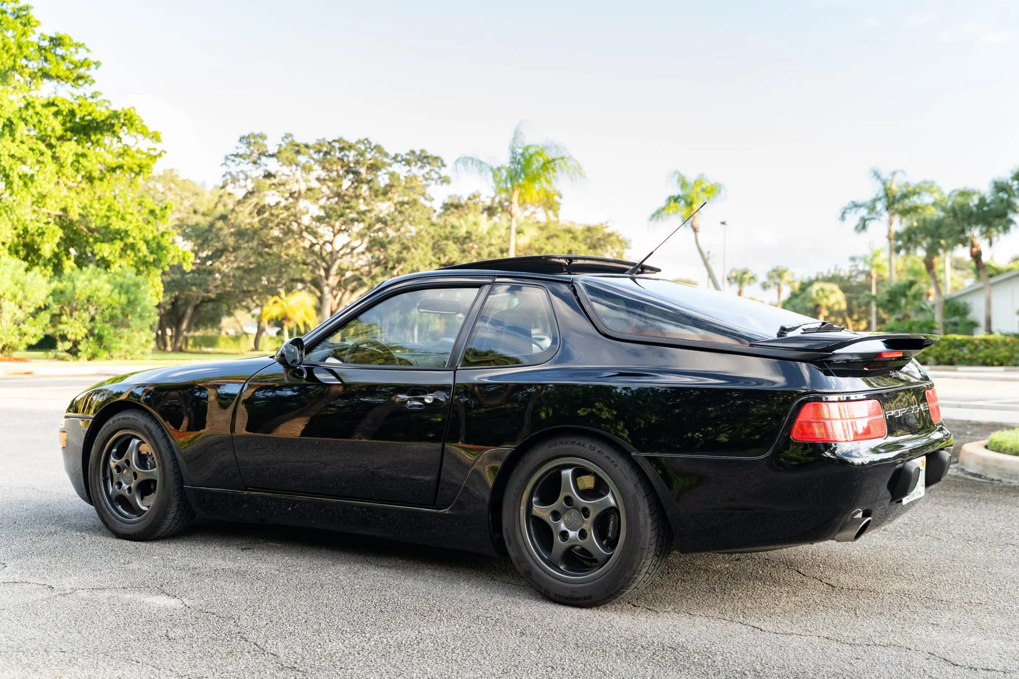 Load larger image of 1993 Porsche 968 Coupe - Stuttcars Classified