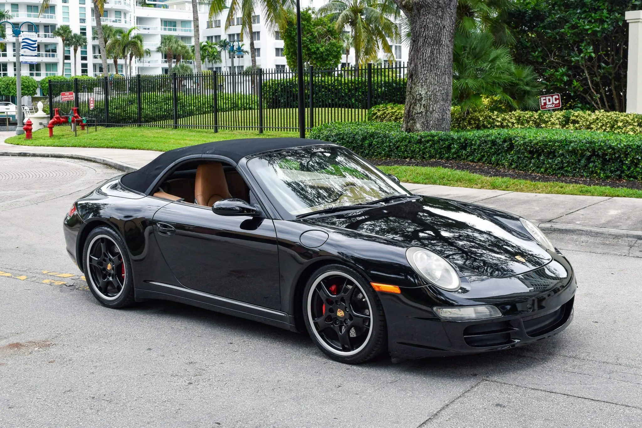 Load larger image of 2006 Porsche 911 Carrera 4S Cabriolet - Stuttcars Classified