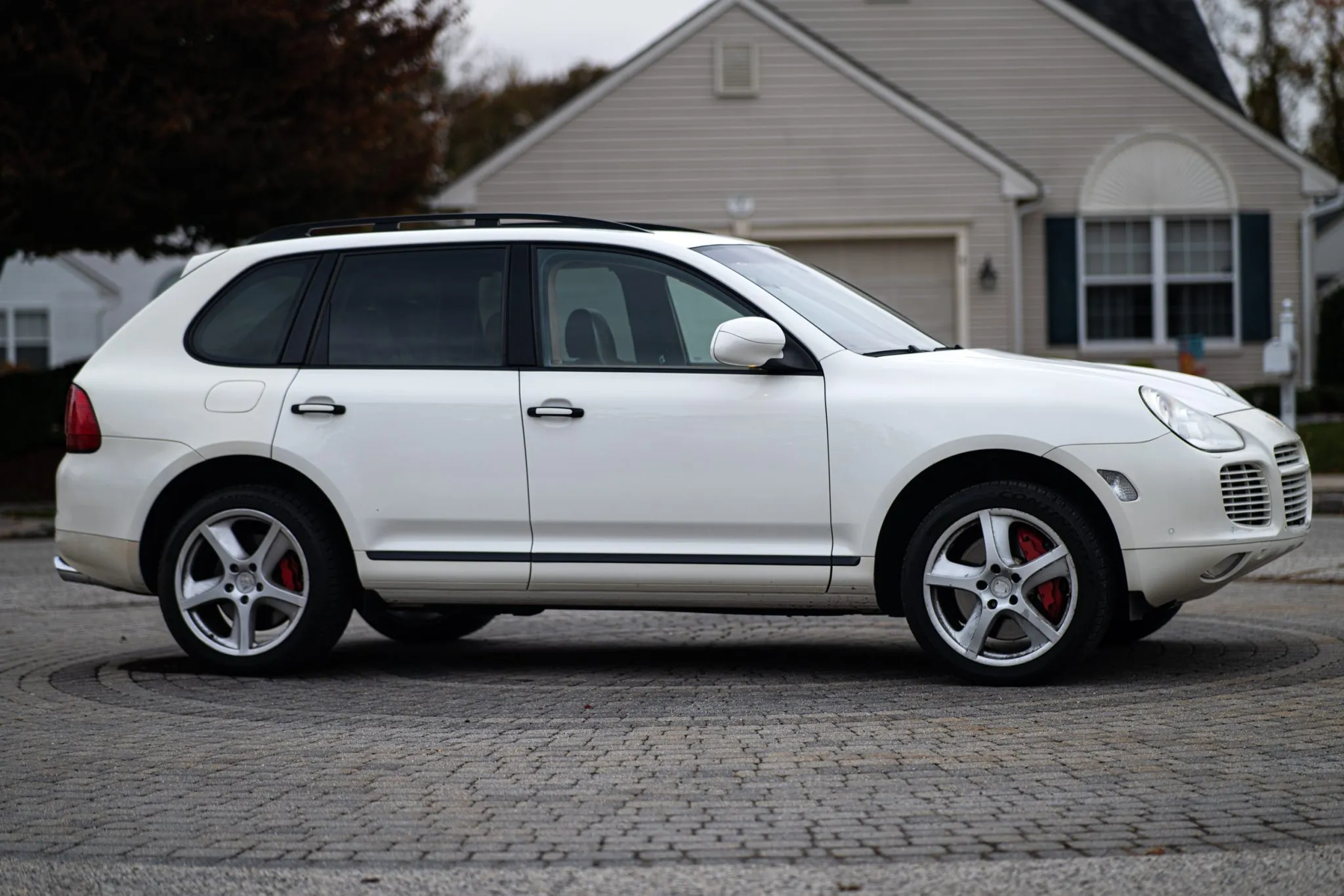 Load larger image of 2006 Porsche Cayenne Turbo S - Stuttcars Classified