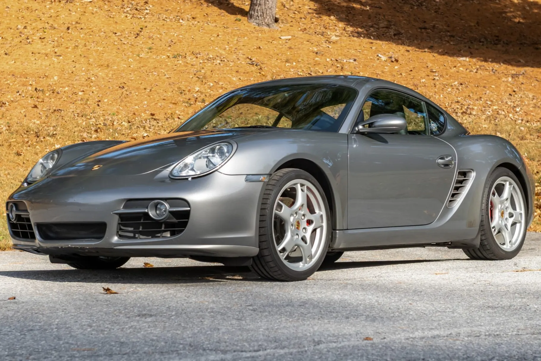 Load larger image of 2006 Porsche Cayman S - Stuttcars Classified