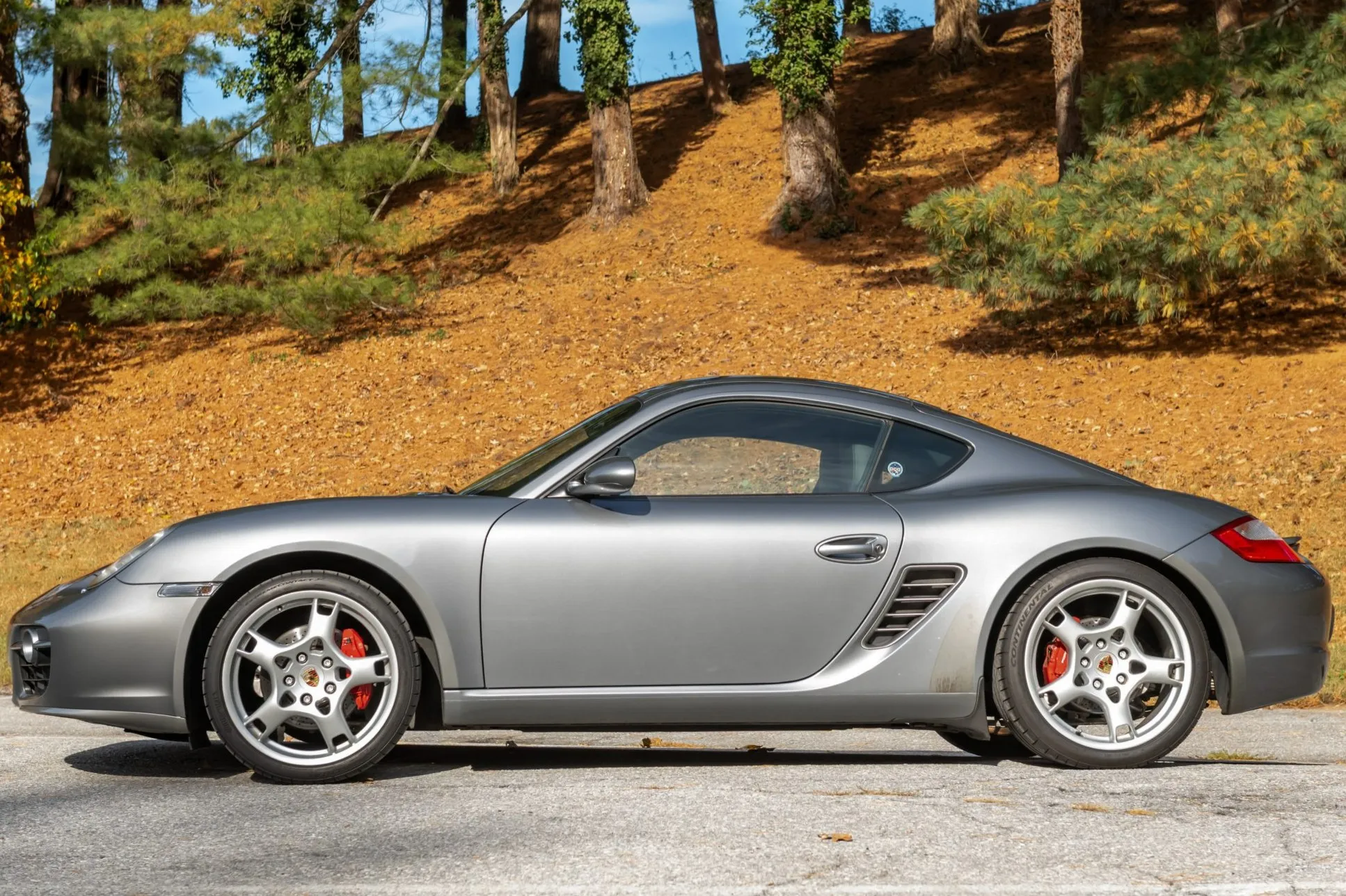 Load larger image of 2006 Porsche Cayman S - Stuttcars Classified