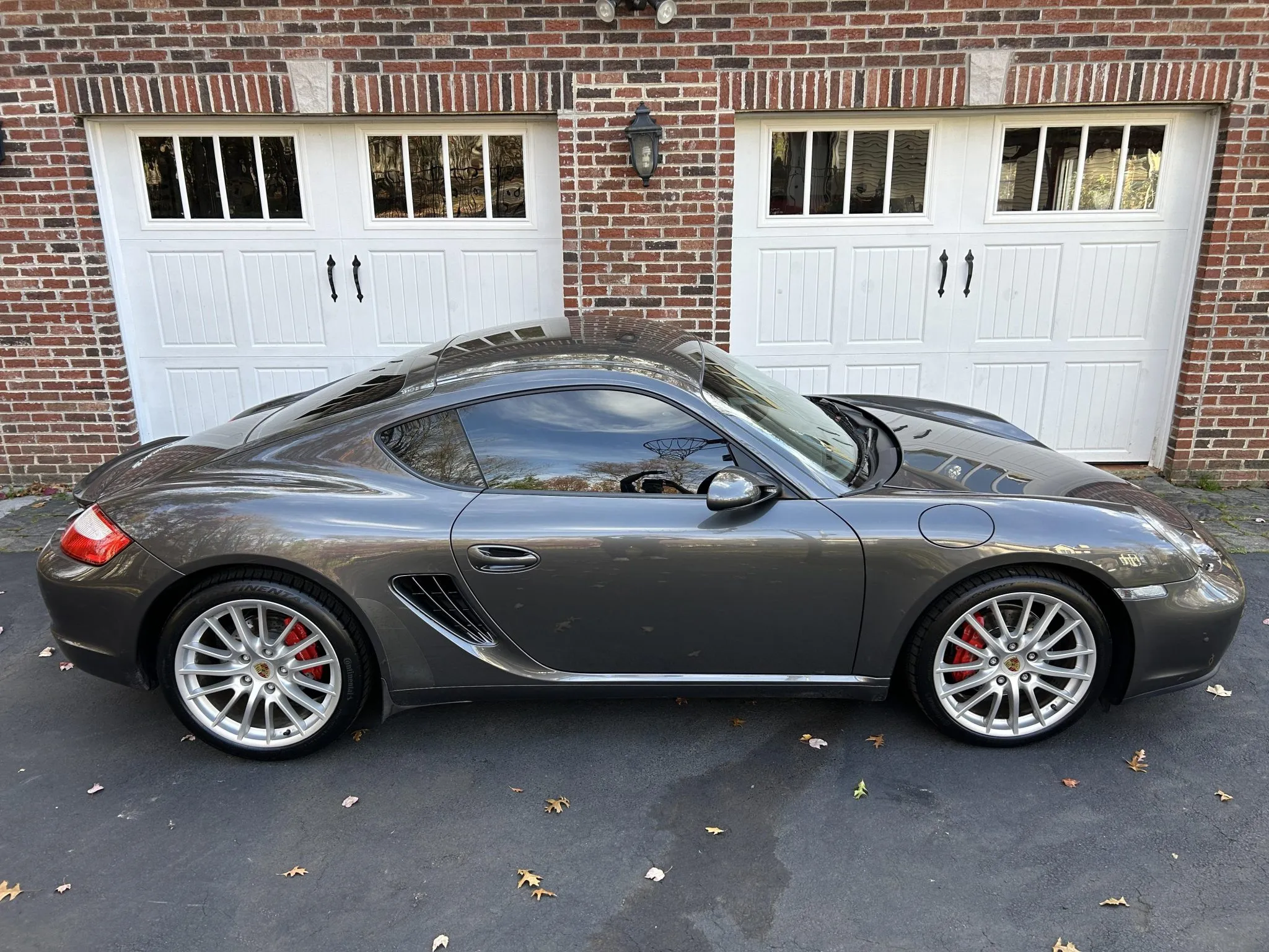 Load larger image of 2006 Porsche Cayman S - Stuttcars Classified