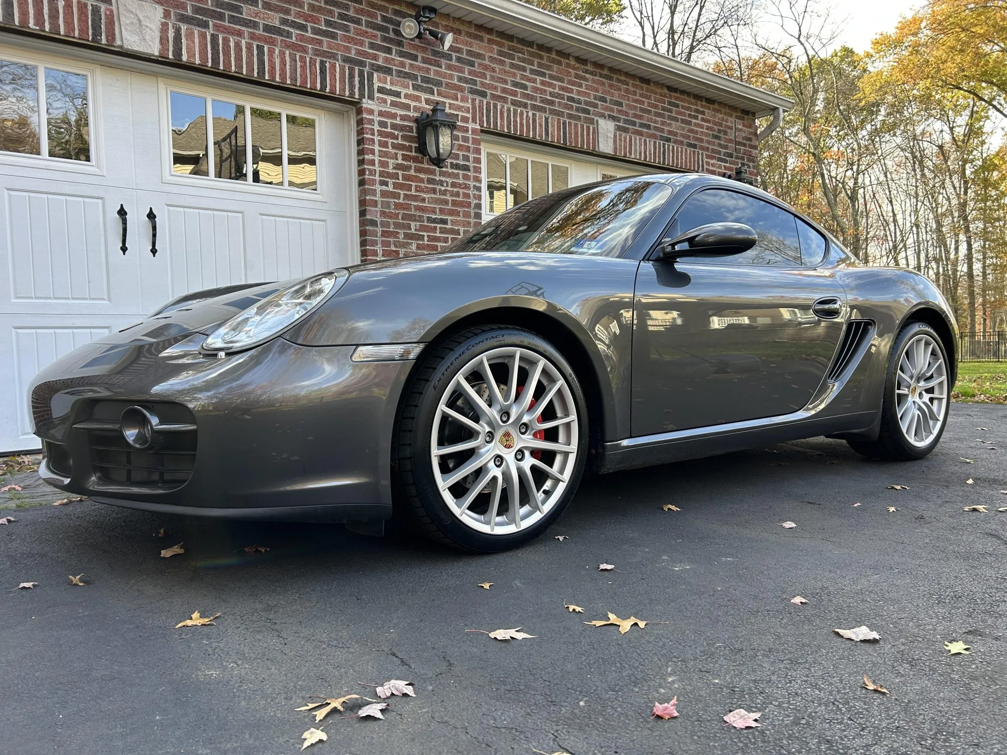 Load larger image of 2006 Porsche Cayman S - Stuttcars Classified
