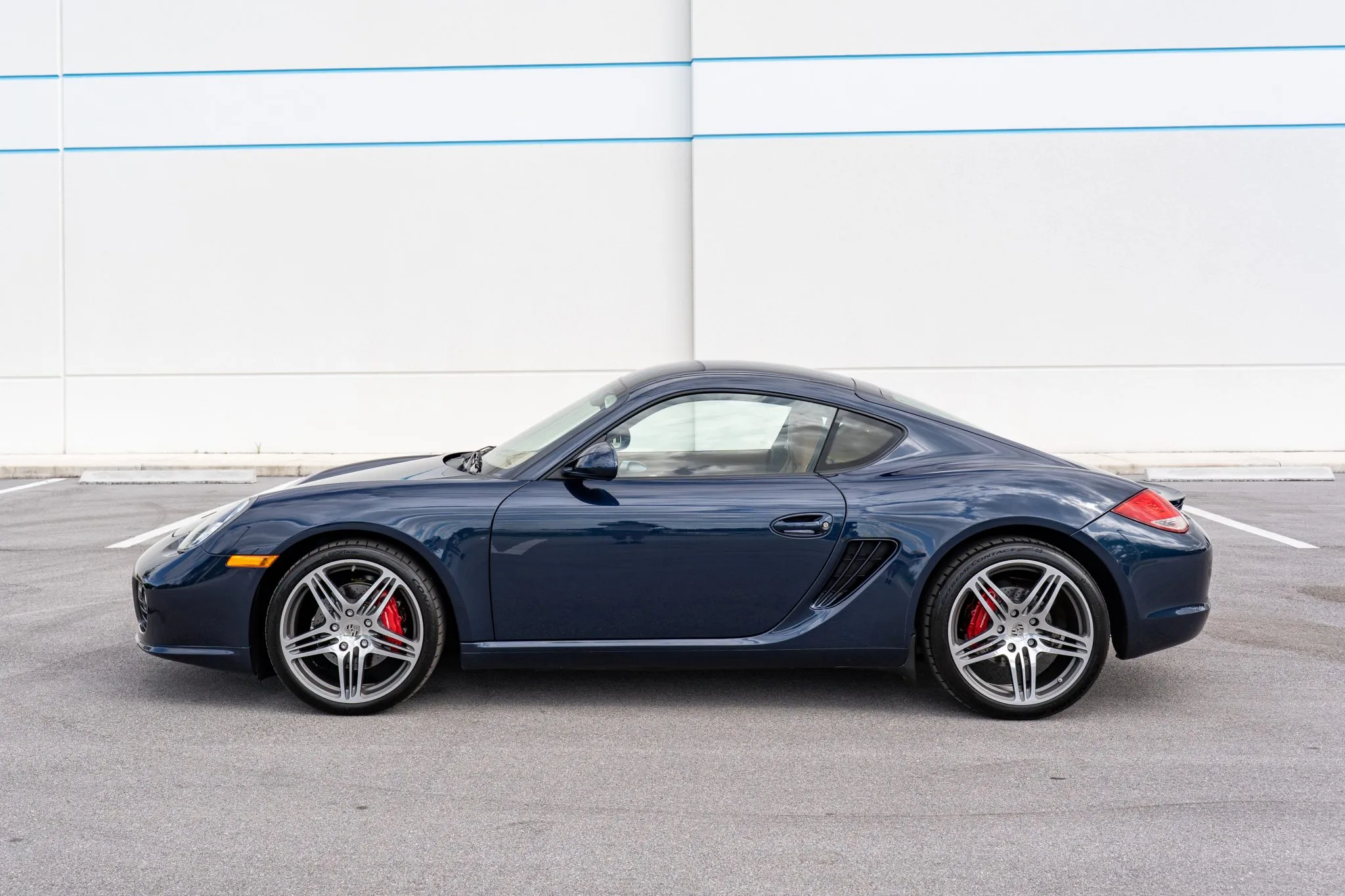 Load larger image of 2012 Porsche Cayman S - Stuttcars Classified