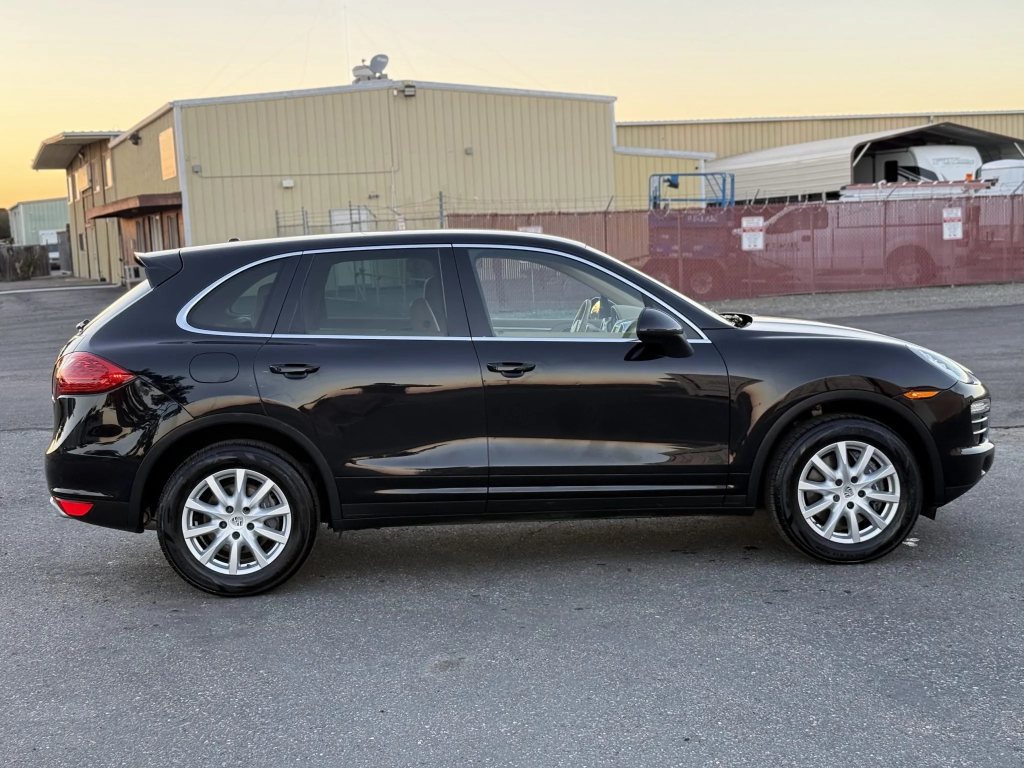Load larger image of 2013 Porsche Cayenne - Stuttcars Classified
