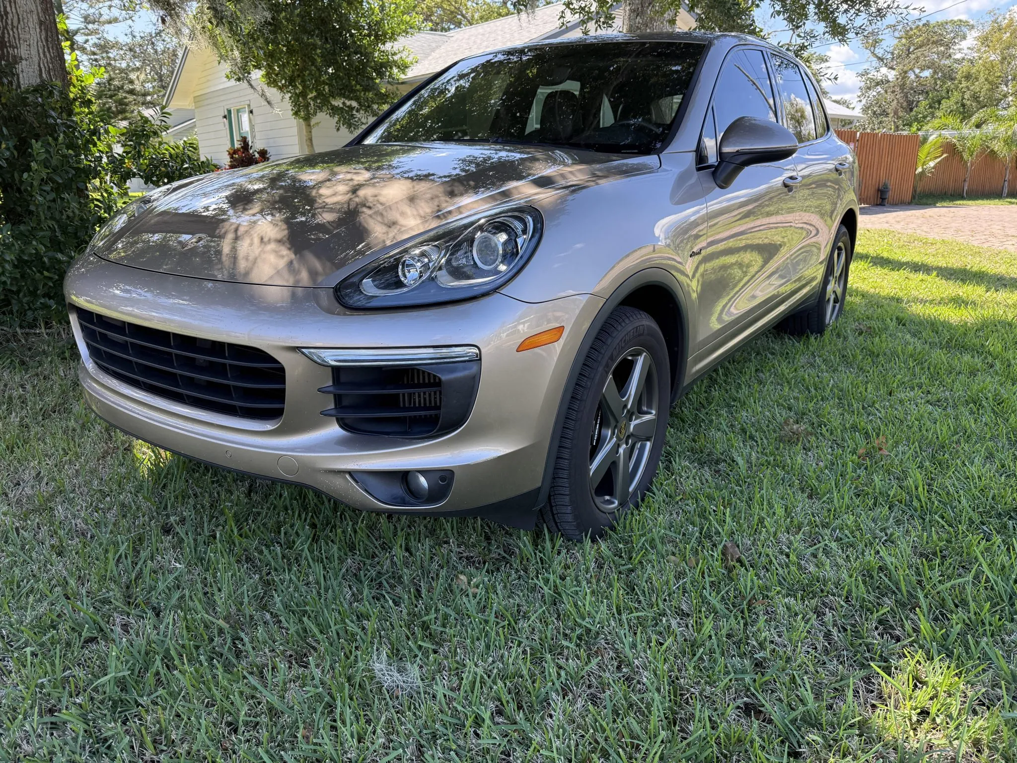 Load larger image of 2015 Porsche Cayenne Diesel - Stuttcars Classified