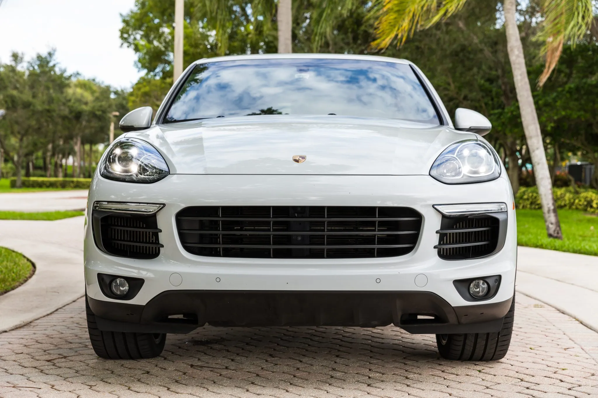 Load larger image of 2016 Porsche Cayenne S - Stuttcars Classified