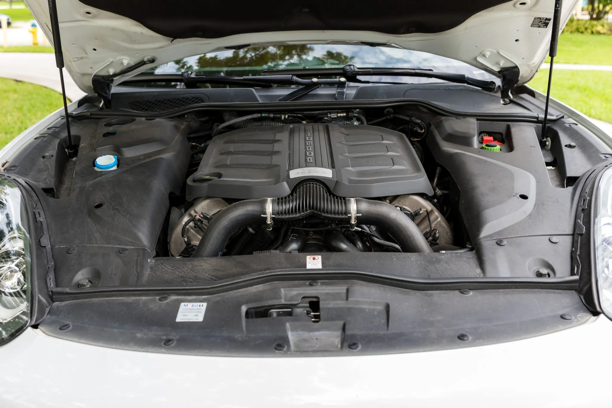 Load larger image of 2016 Porsche Cayenne S - Stuttcars Classified