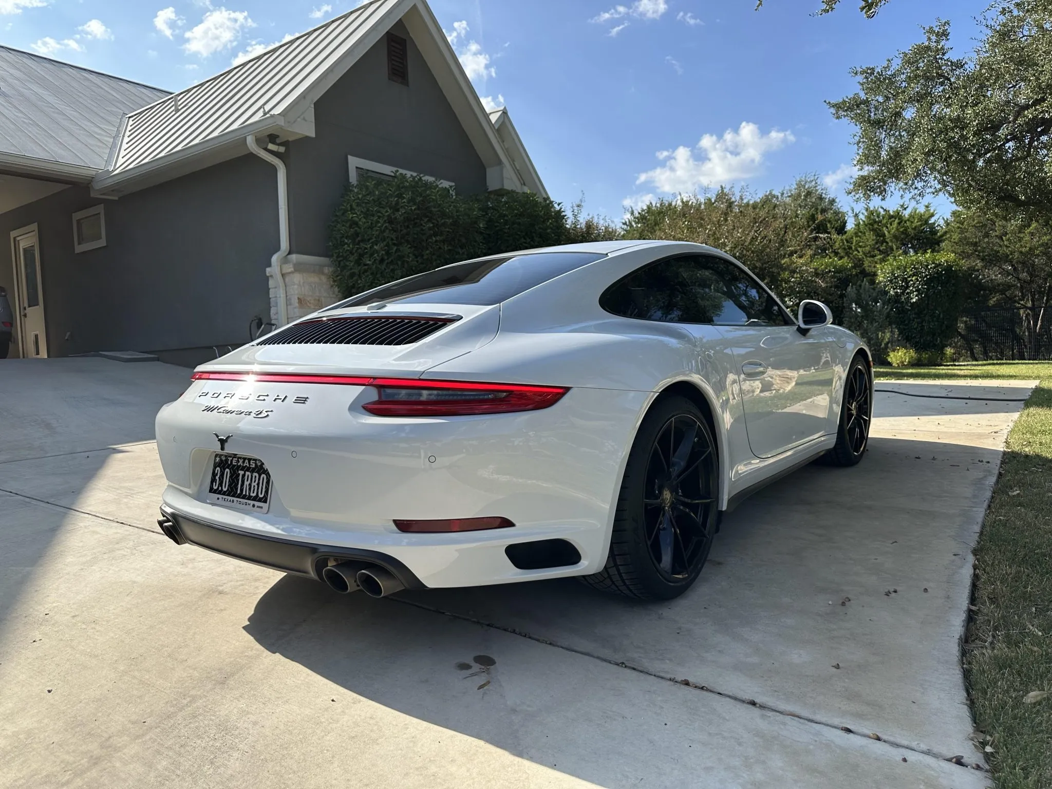 Load larger image of 2017 Porsche 911 Carrera 4S Coupe - Stuttcars Classified