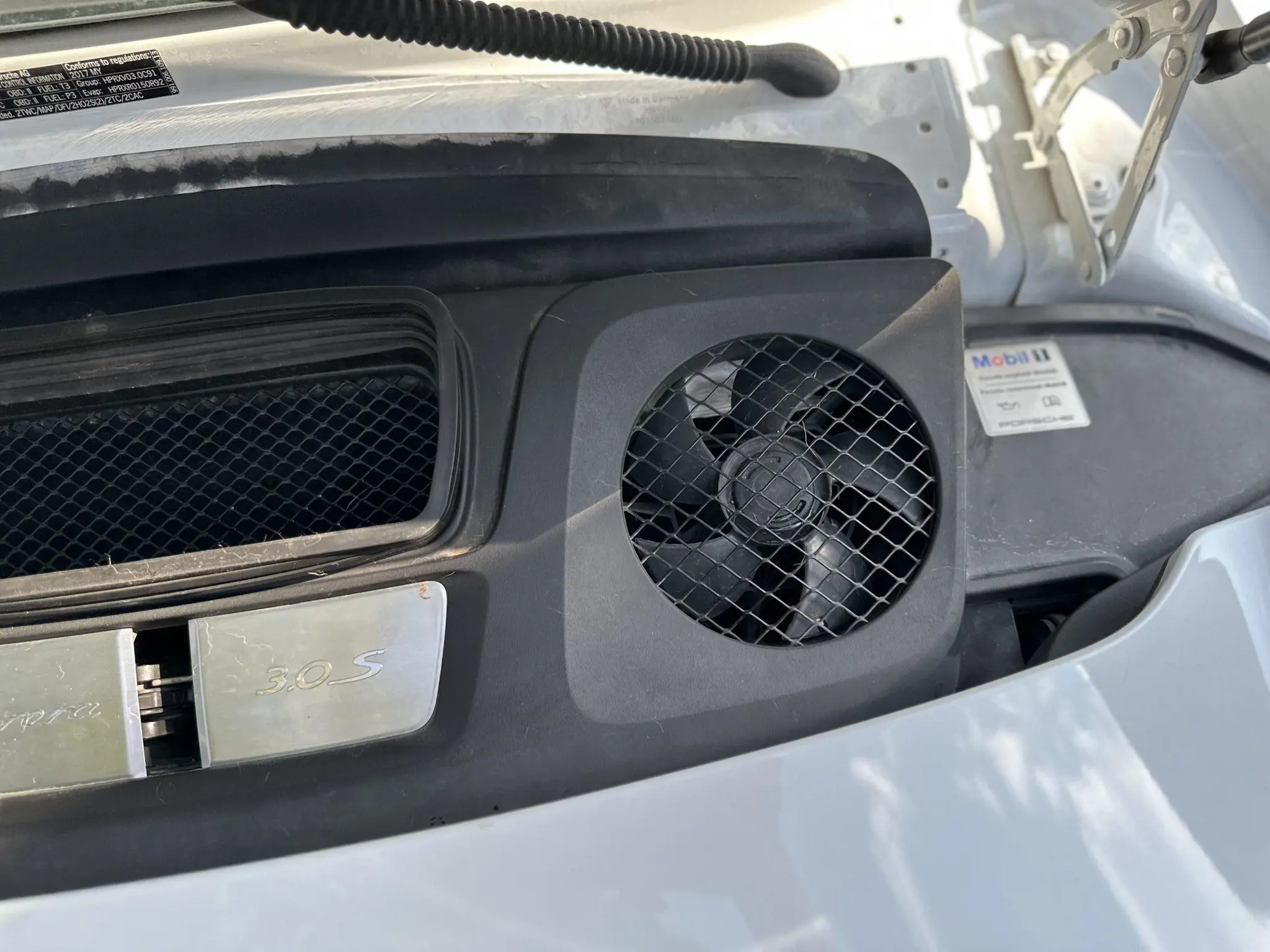 Load larger image of 2017 Porsche 911 Carrera 4S Coupe - Stuttcars Classified