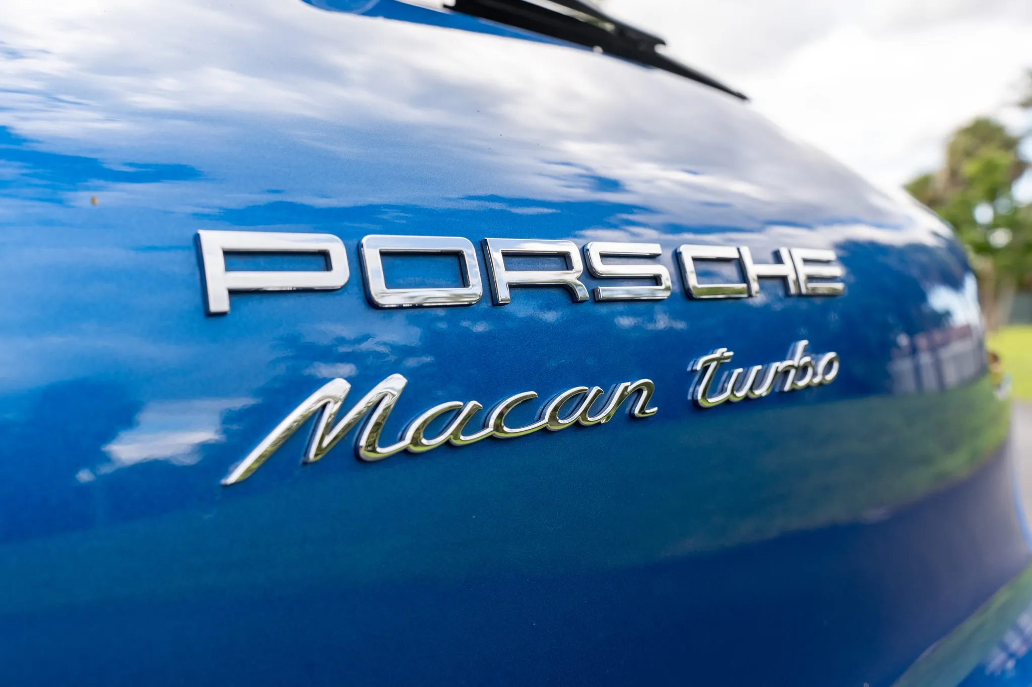 Load larger image of 2017 Porsche Macan Turbo - Stuttcars Classified