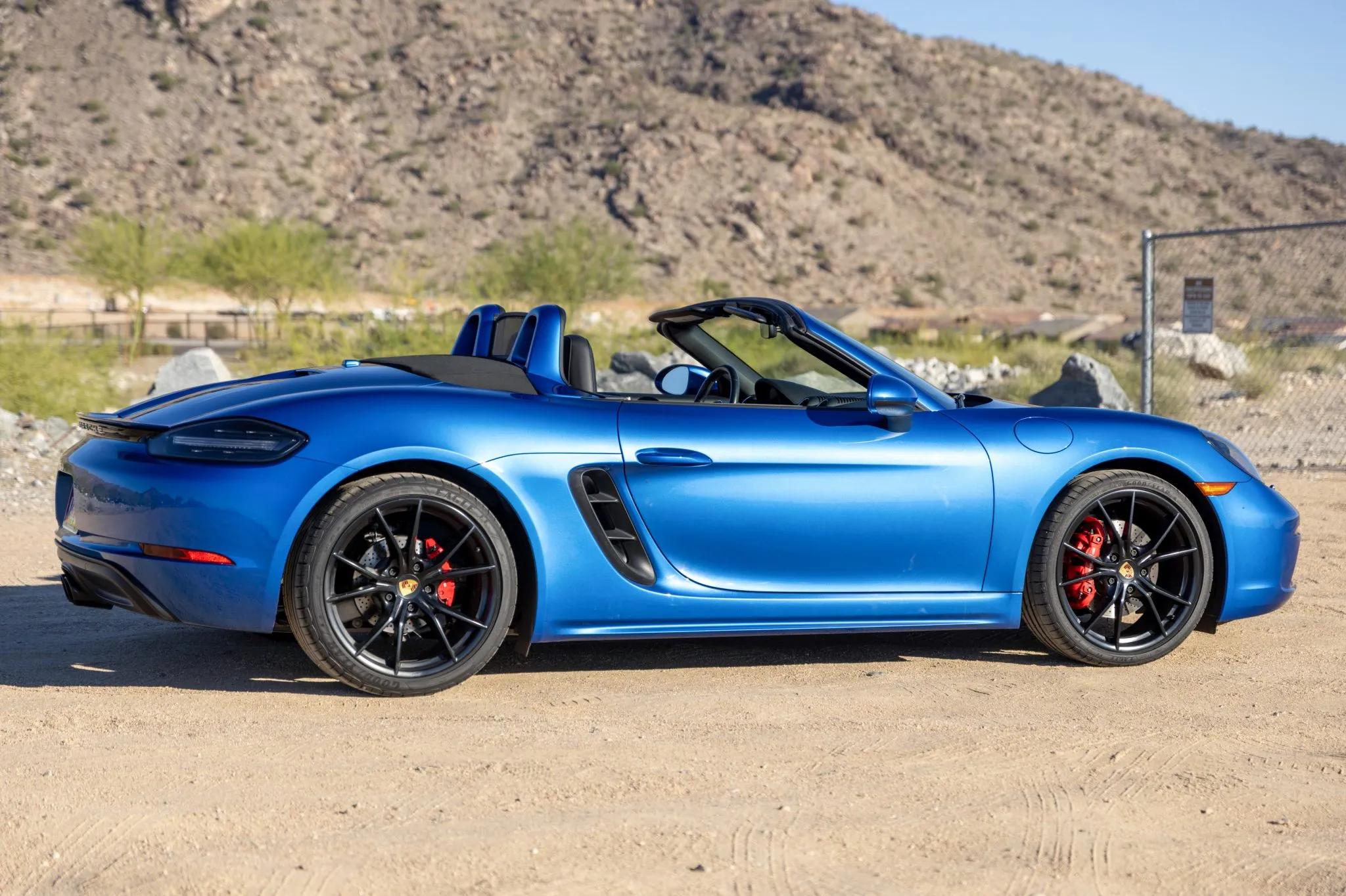 Load larger image of 2018 Porsche 718 Boxster S - Stuttcars Classified