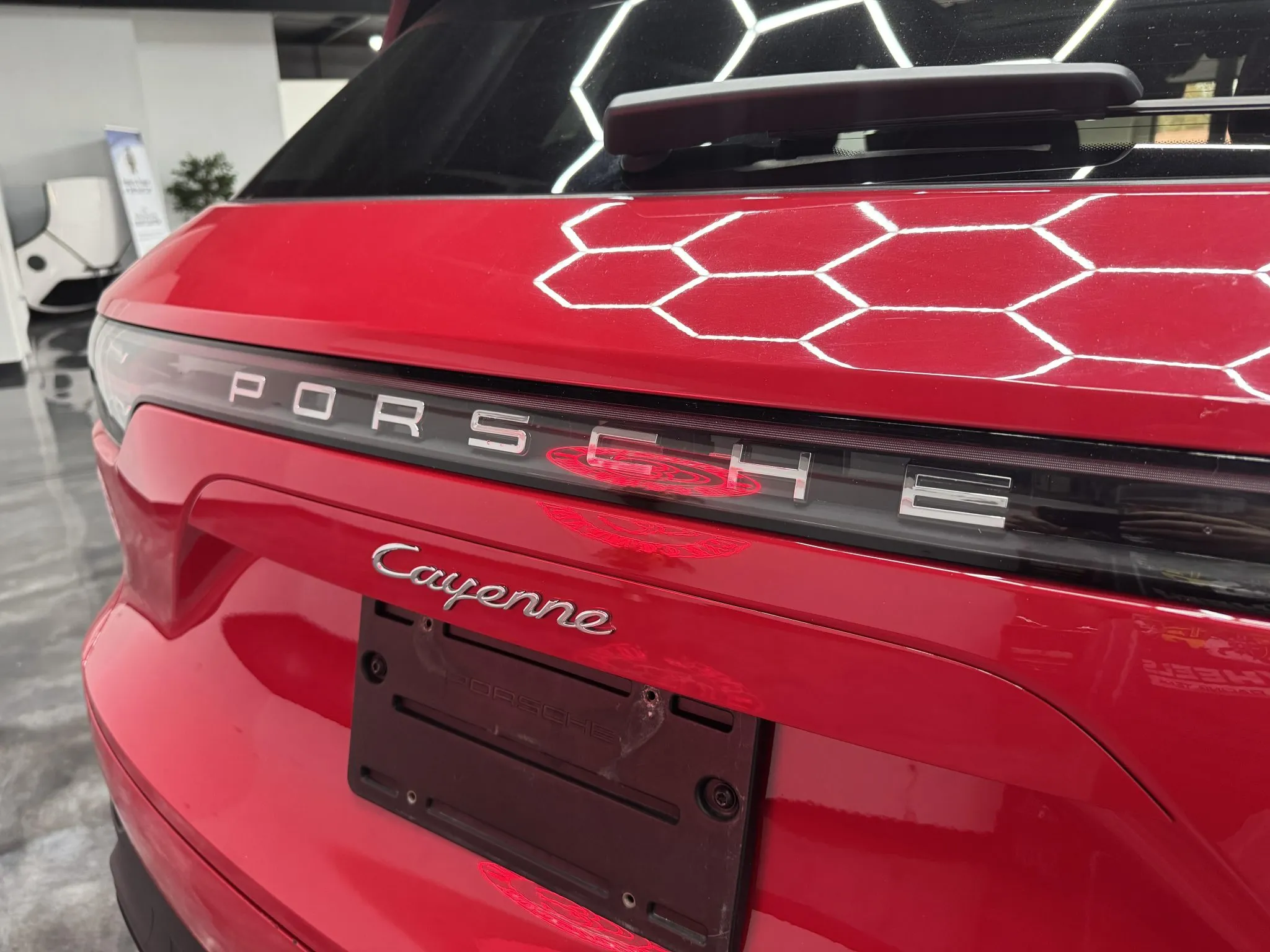 Load larger image of 2021 Porsche Cayenne - Stuttcars Classified