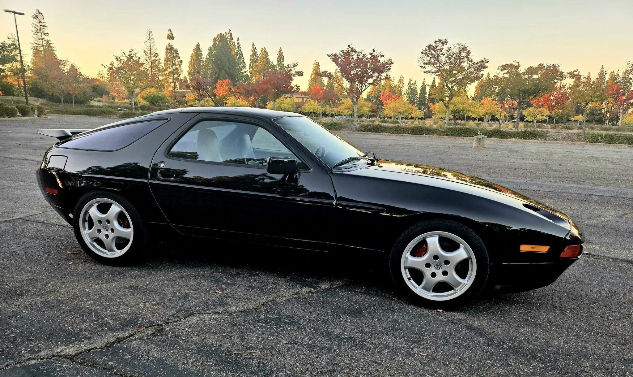 Load larger image of 1990 Porsche 928 S4 - Stuttcars Classified