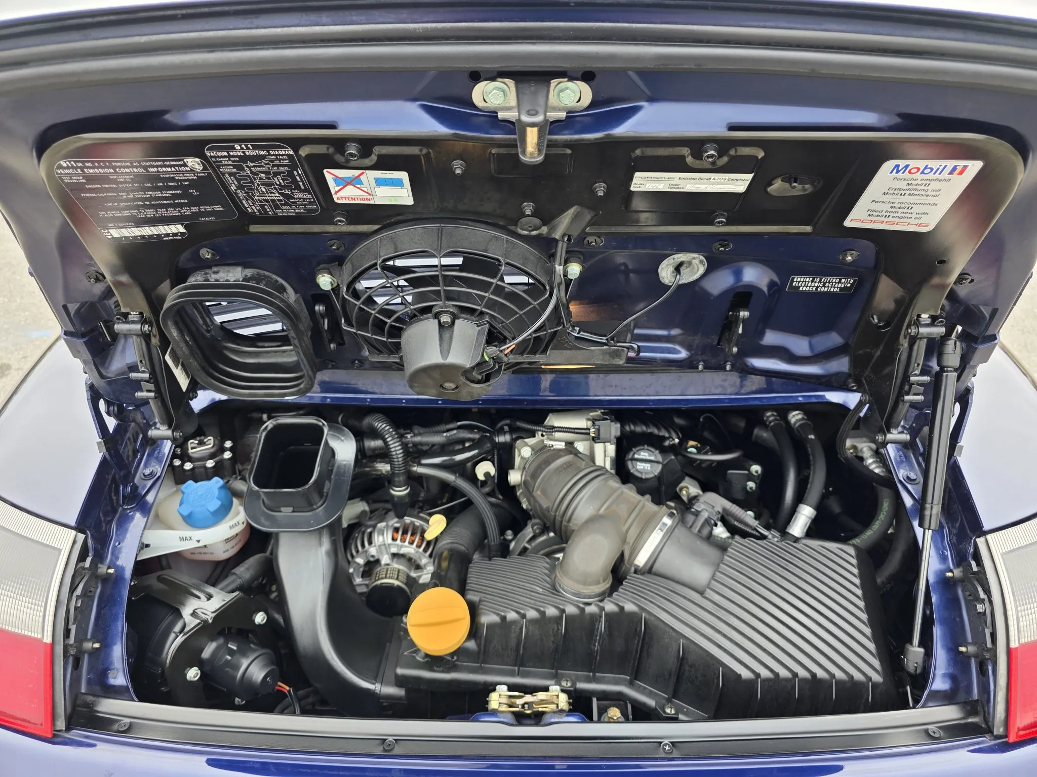 Load larger image of 2001 Porsche 911 Carrera 4 Cabriolet - Stuttcars Classified