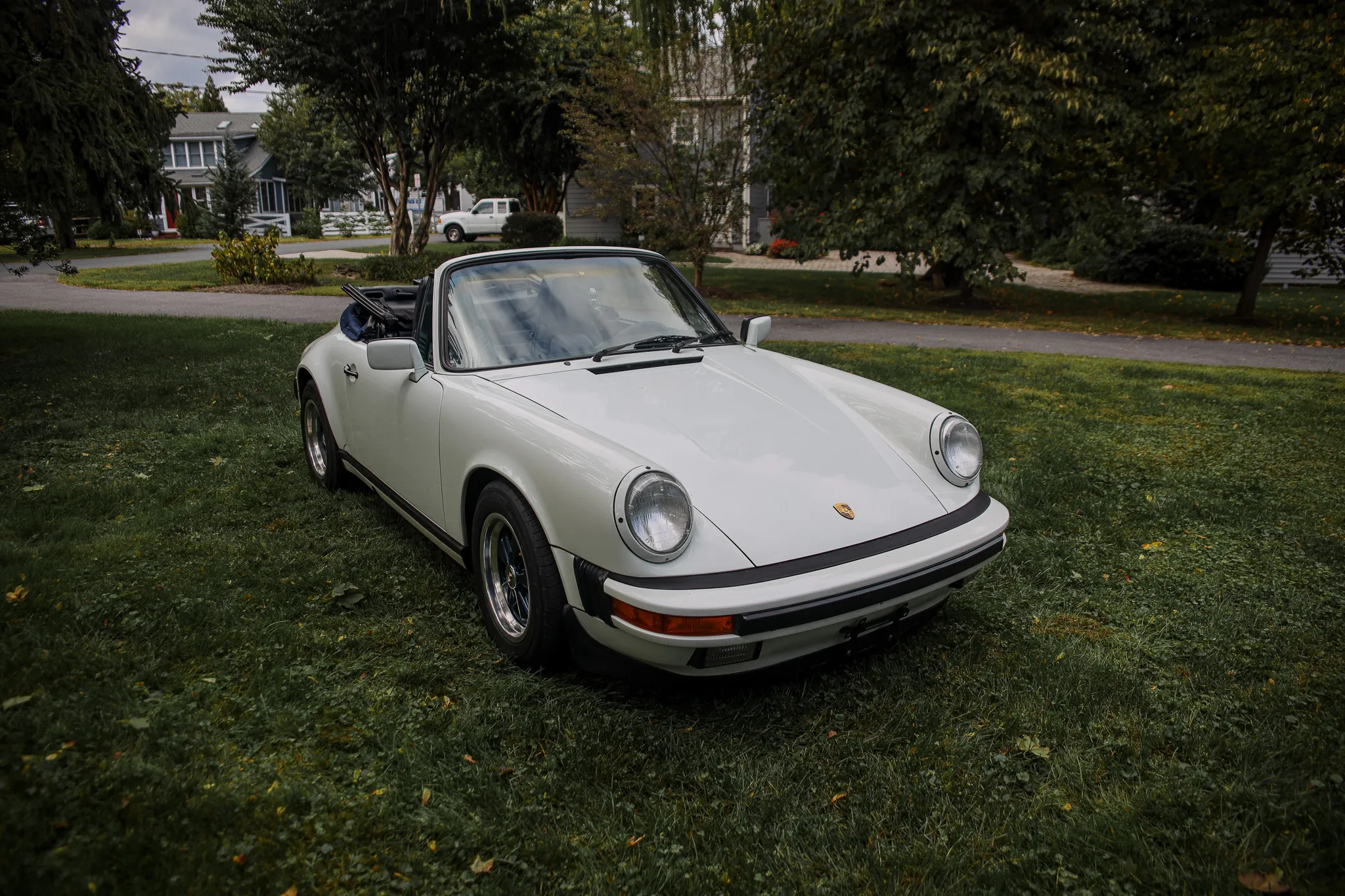 Load larger image of 1987 Porsche 911 Carrera Cabriolet G50 - Stuttcars Classified