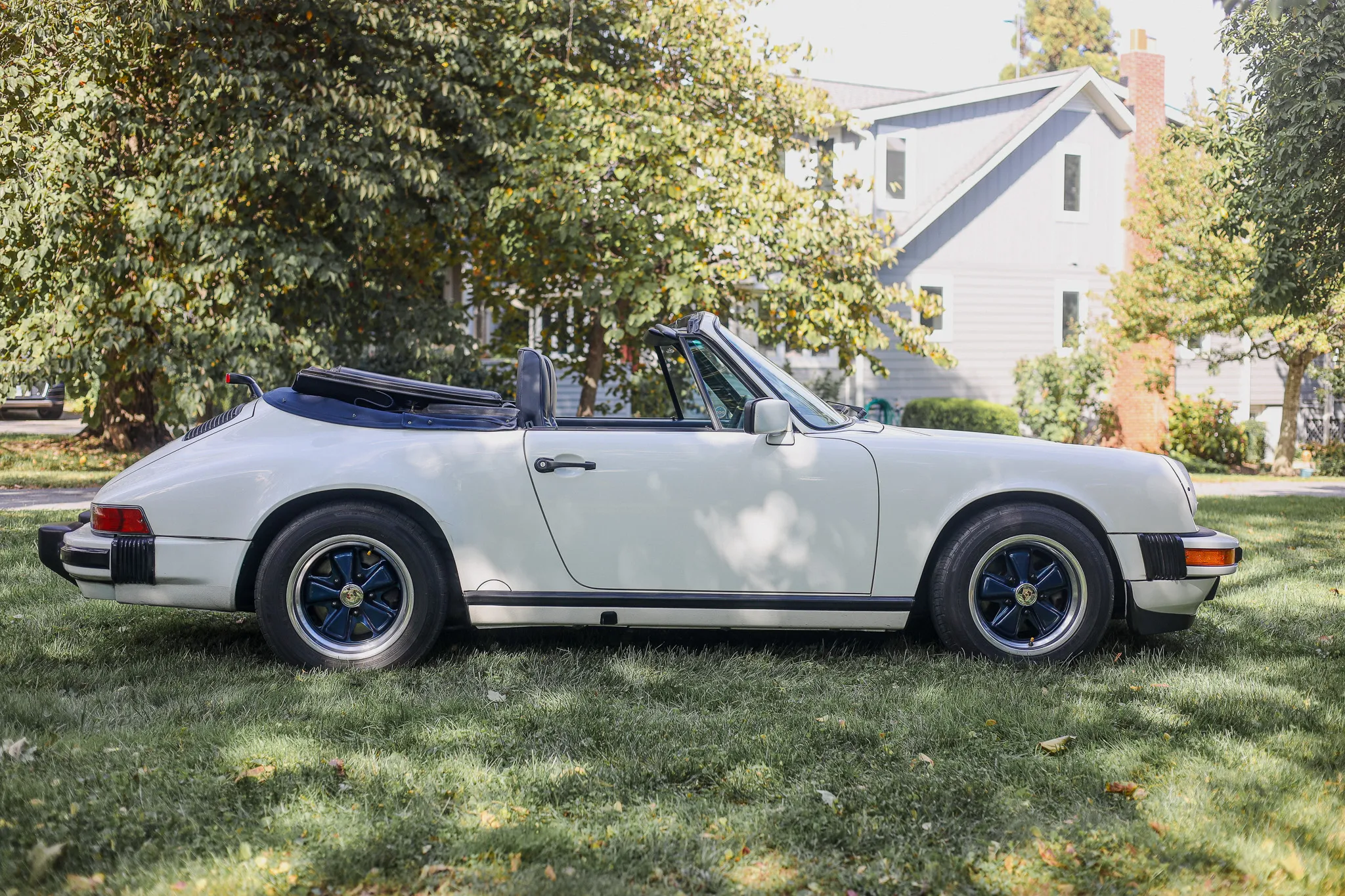 Load larger image of 1987 Porsche 911 Carrera Cabriolet G50 - Stuttcars Classified