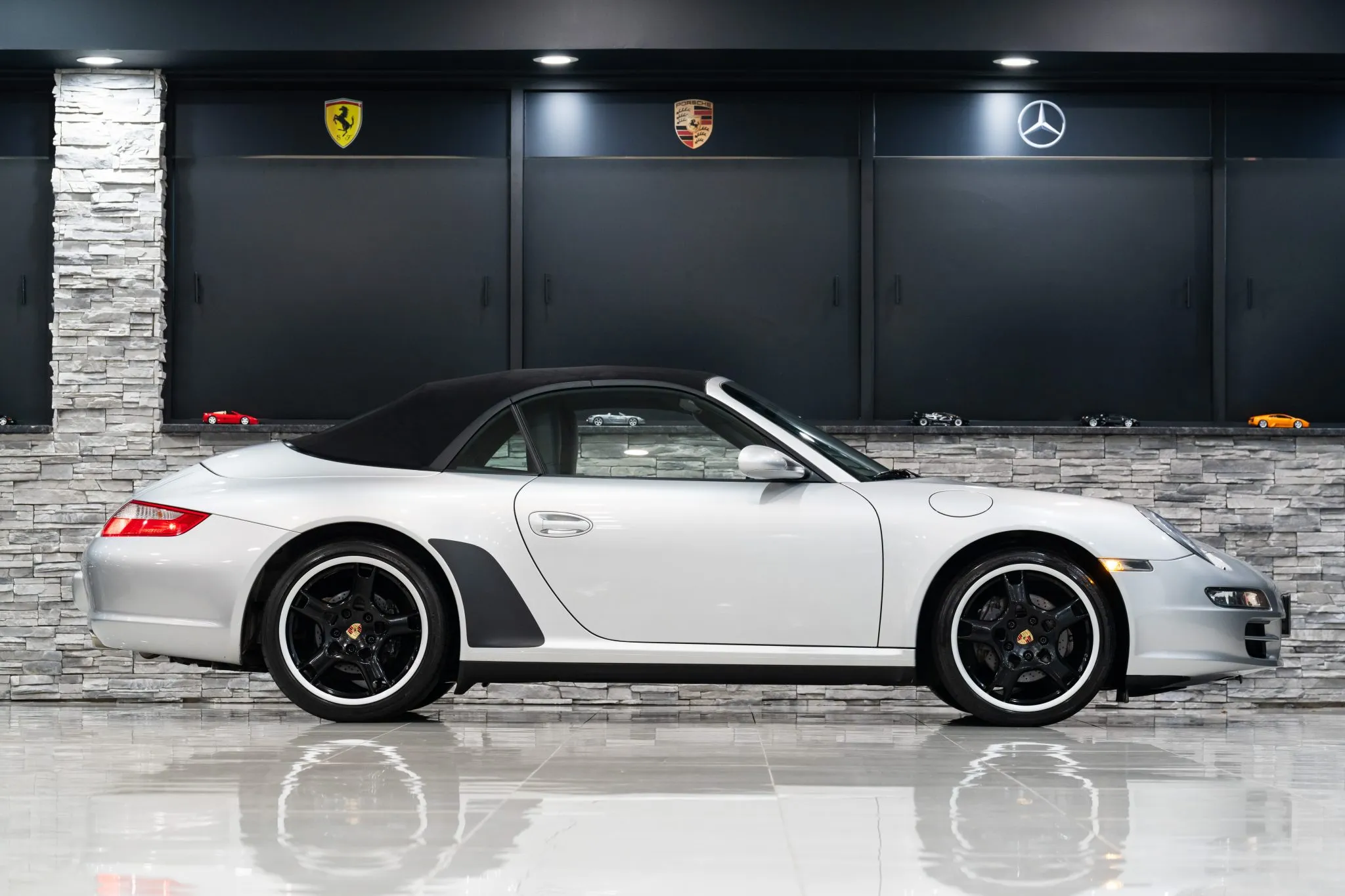 Load larger image of 2007 Porsche 911 Carrera 4 Cabriolet - Stuttcars Classified