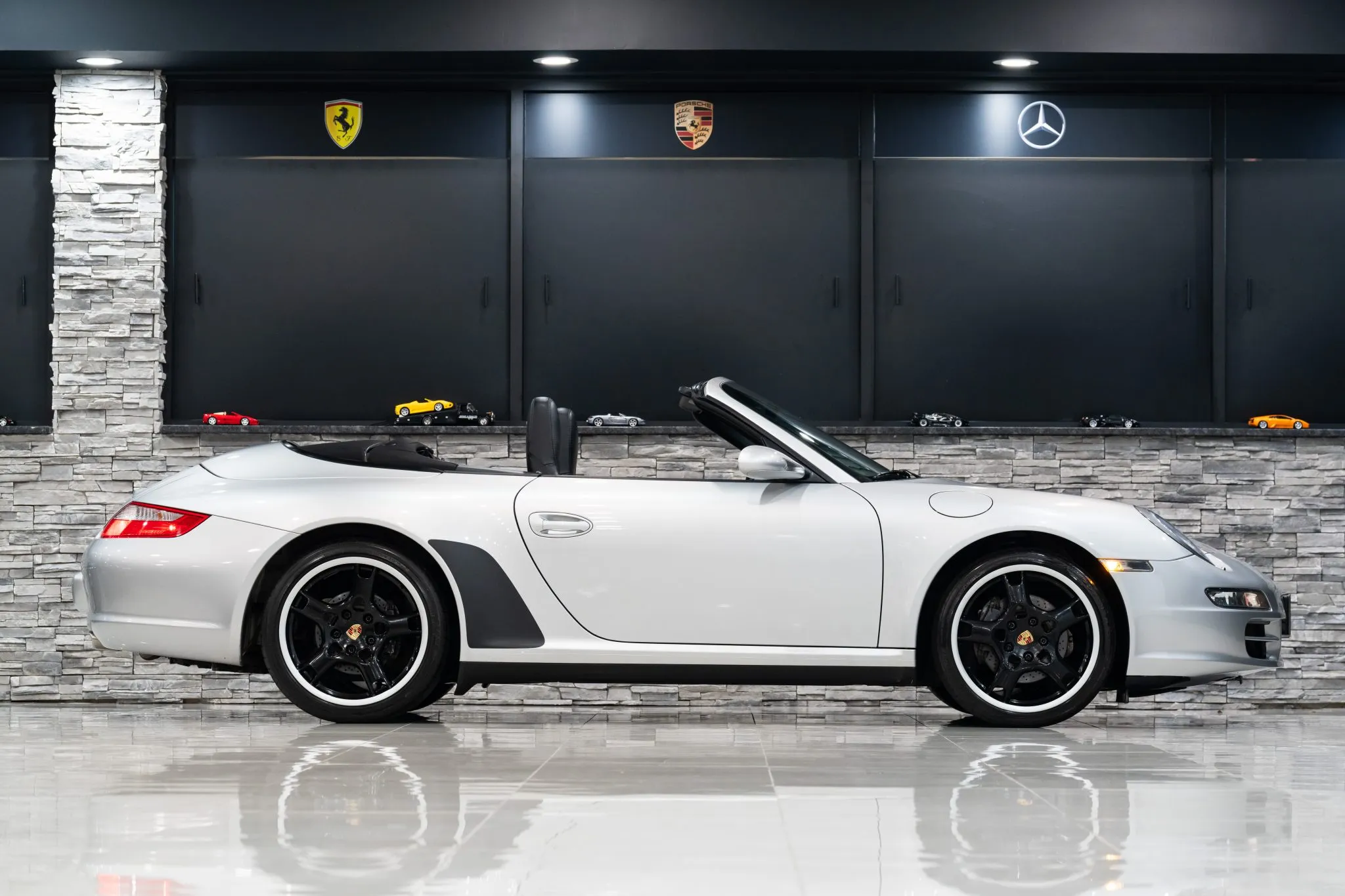 Load larger image of 2007 Porsche 911 Carrera 4 Cabriolet - Stuttcars Classified