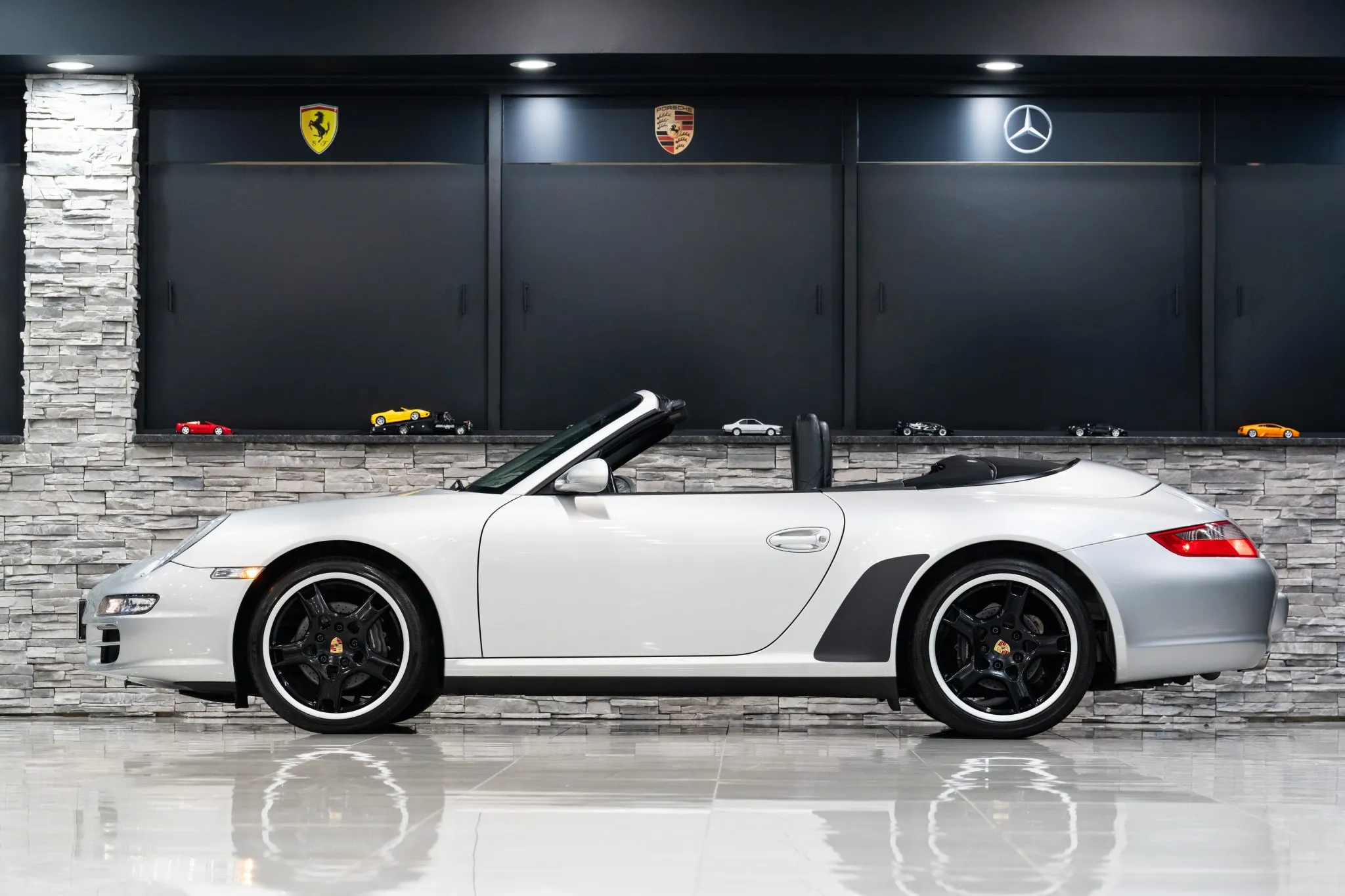 Load larger image of 2007 Porsche 911 Carrera 4 Cabriolet - Stuttcars Classified