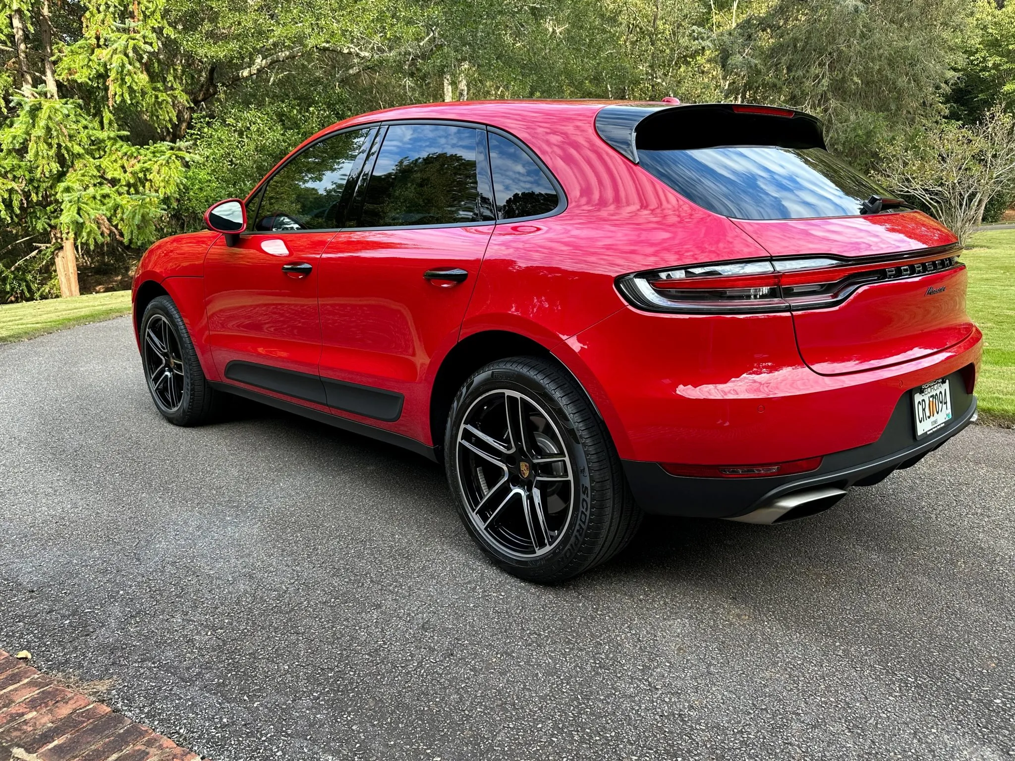 Load larger image of 2021 Porsche Macan - Stuttcars Classified