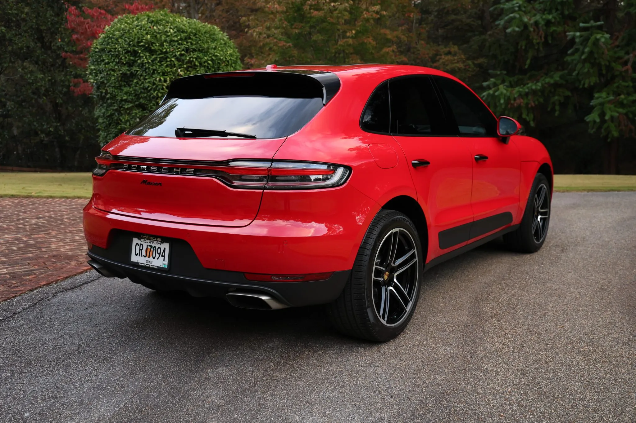 Load larger image of 2021 Porsche Macan - Stuttcars Classified