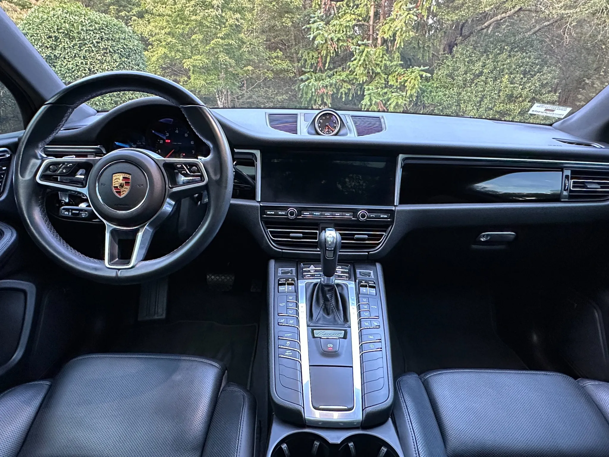 Load larger image of 2021 Porsche Macan - Stuttcars Classified