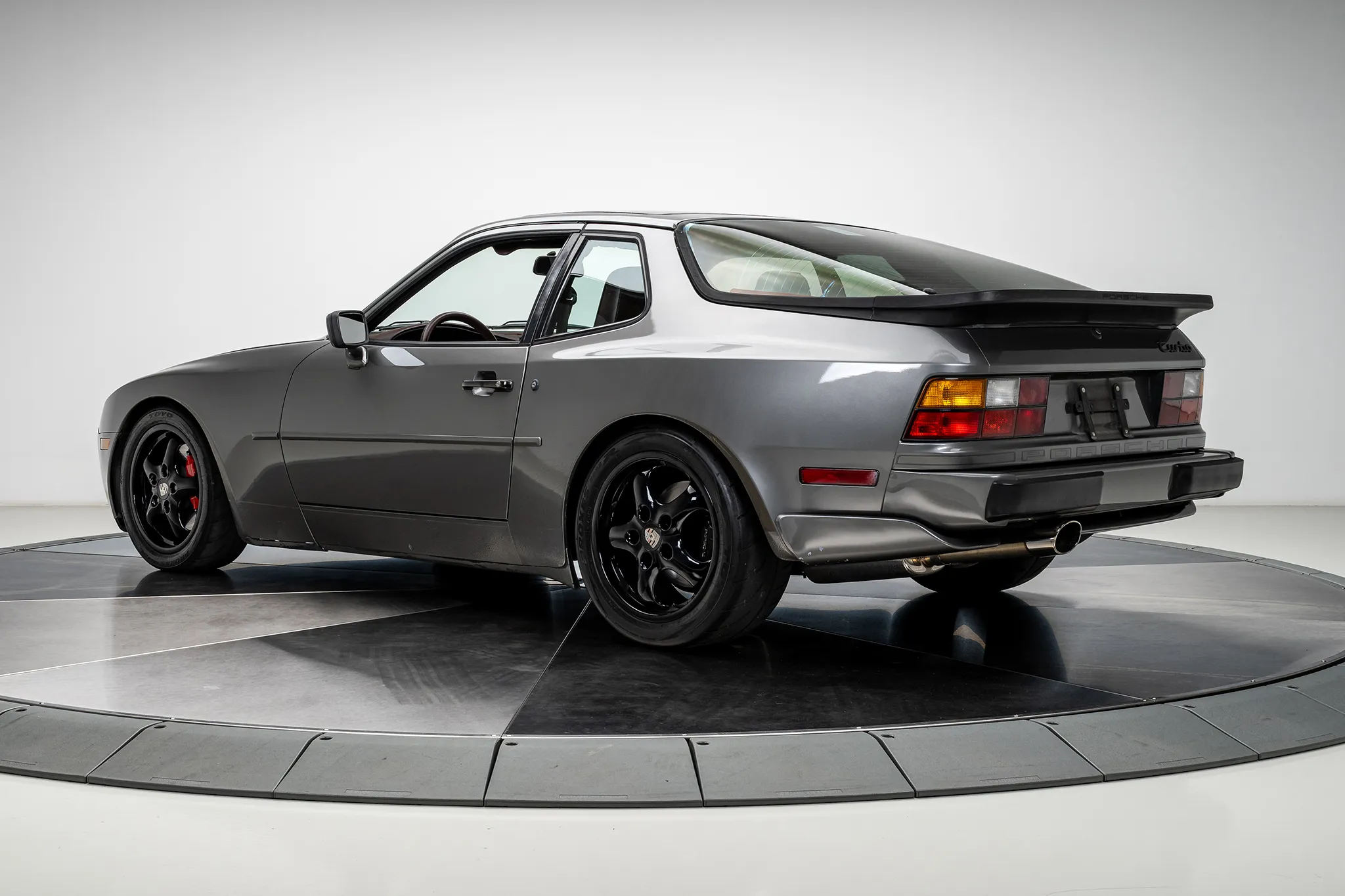 Load larger image of 1988 Porsche 944 Turbo - Stuttcars Classified