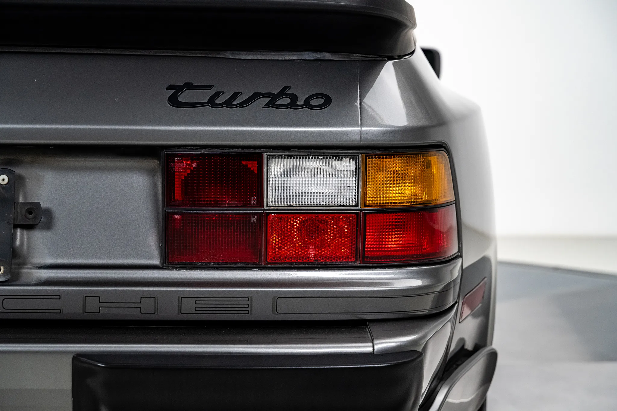 Load larger image of 1988 Porsche 944 Turbo - Stuttcars Classified