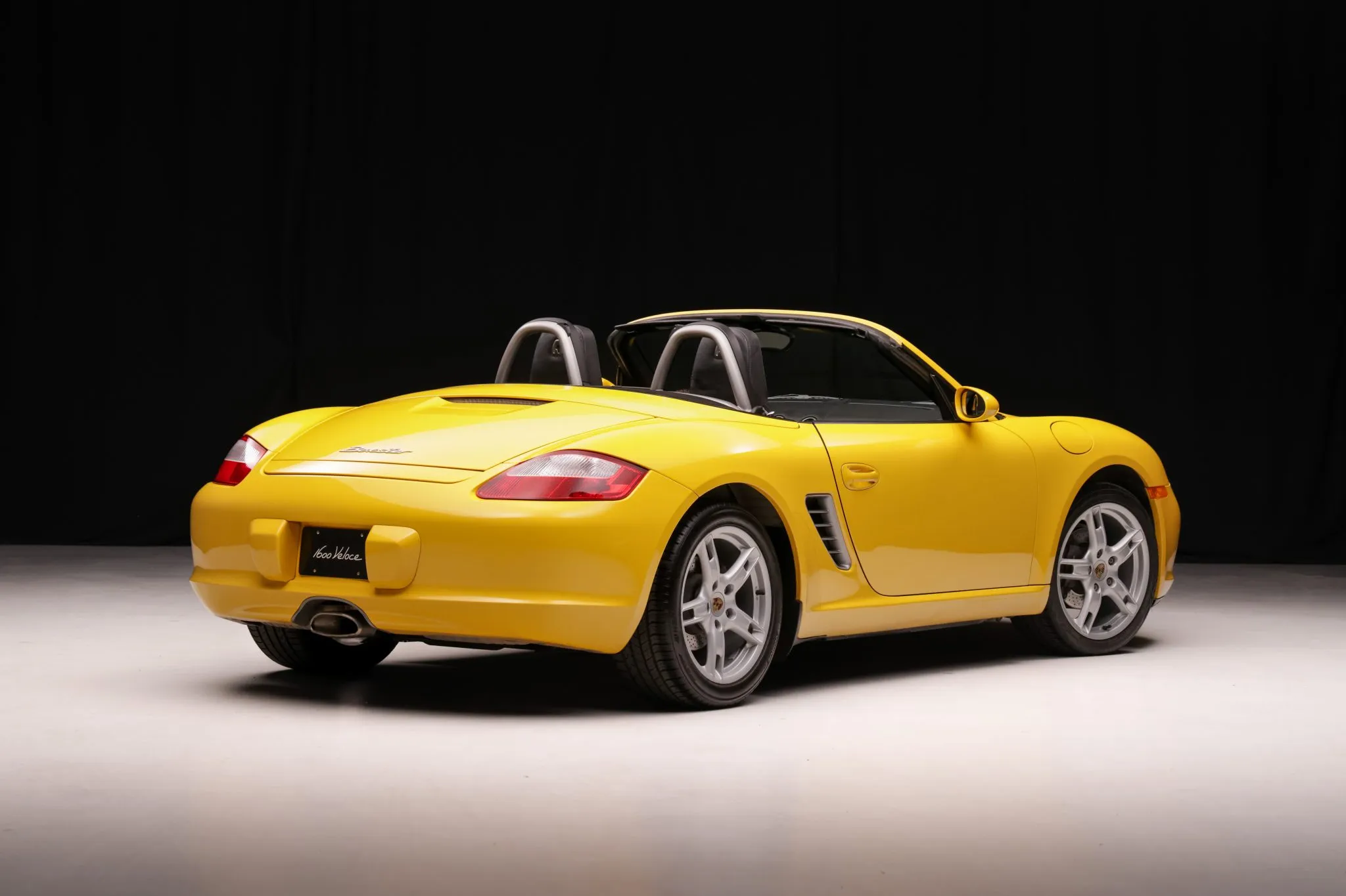 Load larger image of 2005 Porsche Boxster - Stuttcars Classified