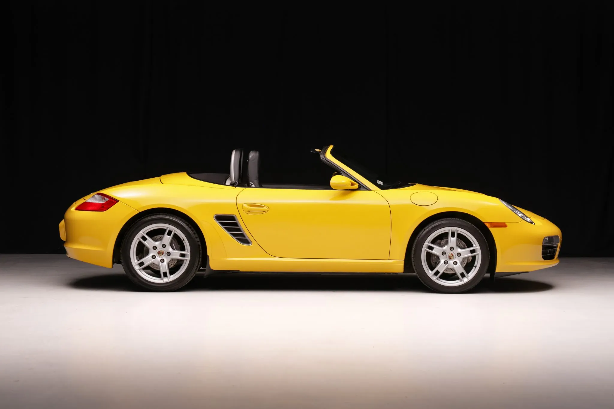 Load larger image of 2005 Porsche Boxster - Stuttcars Classified